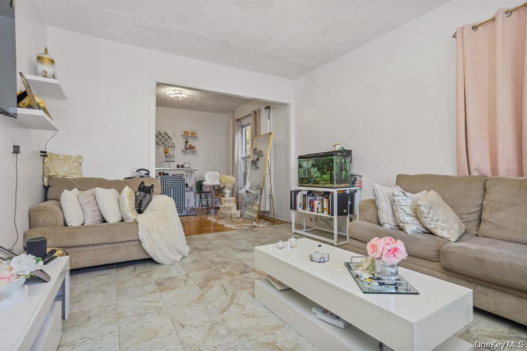 Single Family Andrews Avenue Bronx, NY 10453, MLS-1011421-19