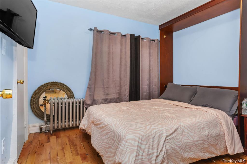 Single Family Andrews Avenue Bronx, NY 10453, MLS-1011421-25