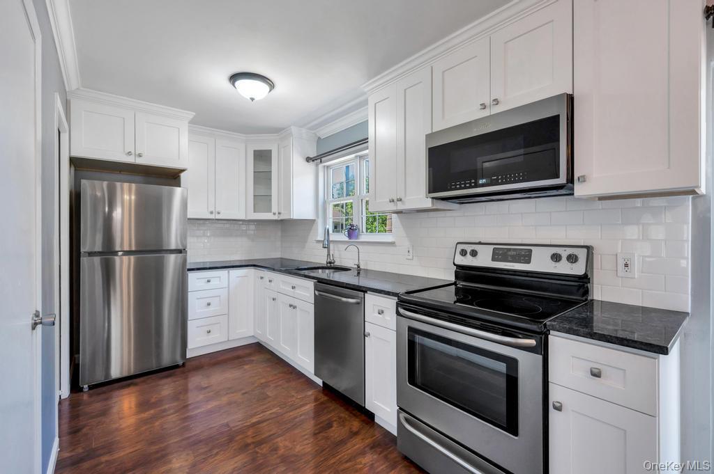 Single Family Cherry Road Suffolk County, NY 11778, MLS-1011433-13