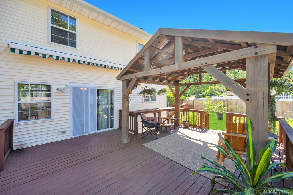 Single Family Cherry Road Suffolk County, NY 11778, MLS-1011433-28