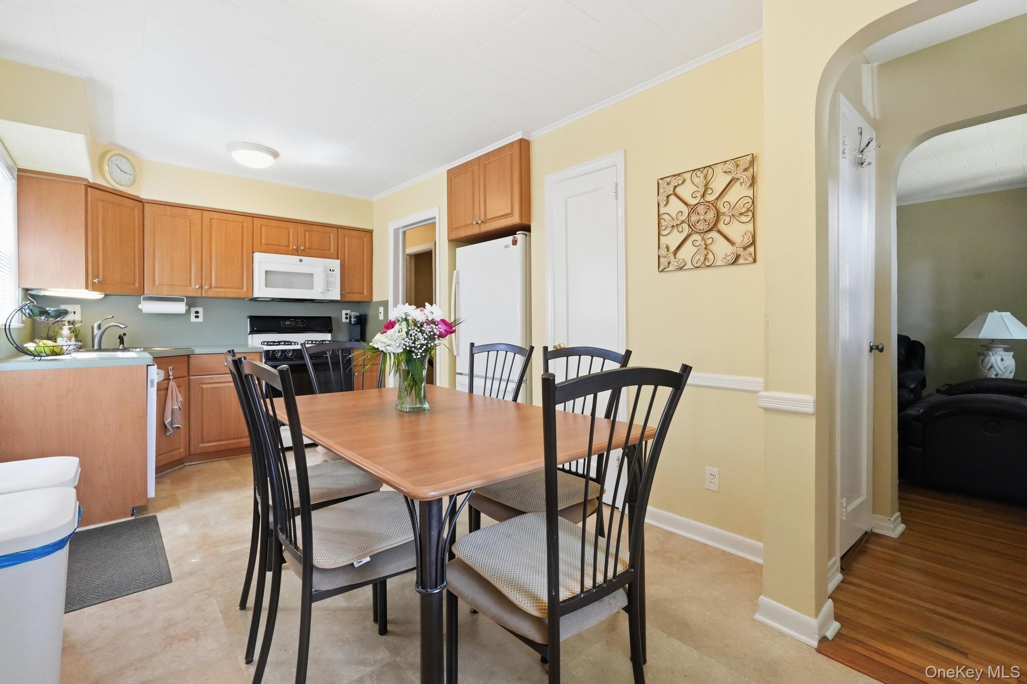 Single Family 86th Queens, NY 11426, MLS-1011434-4