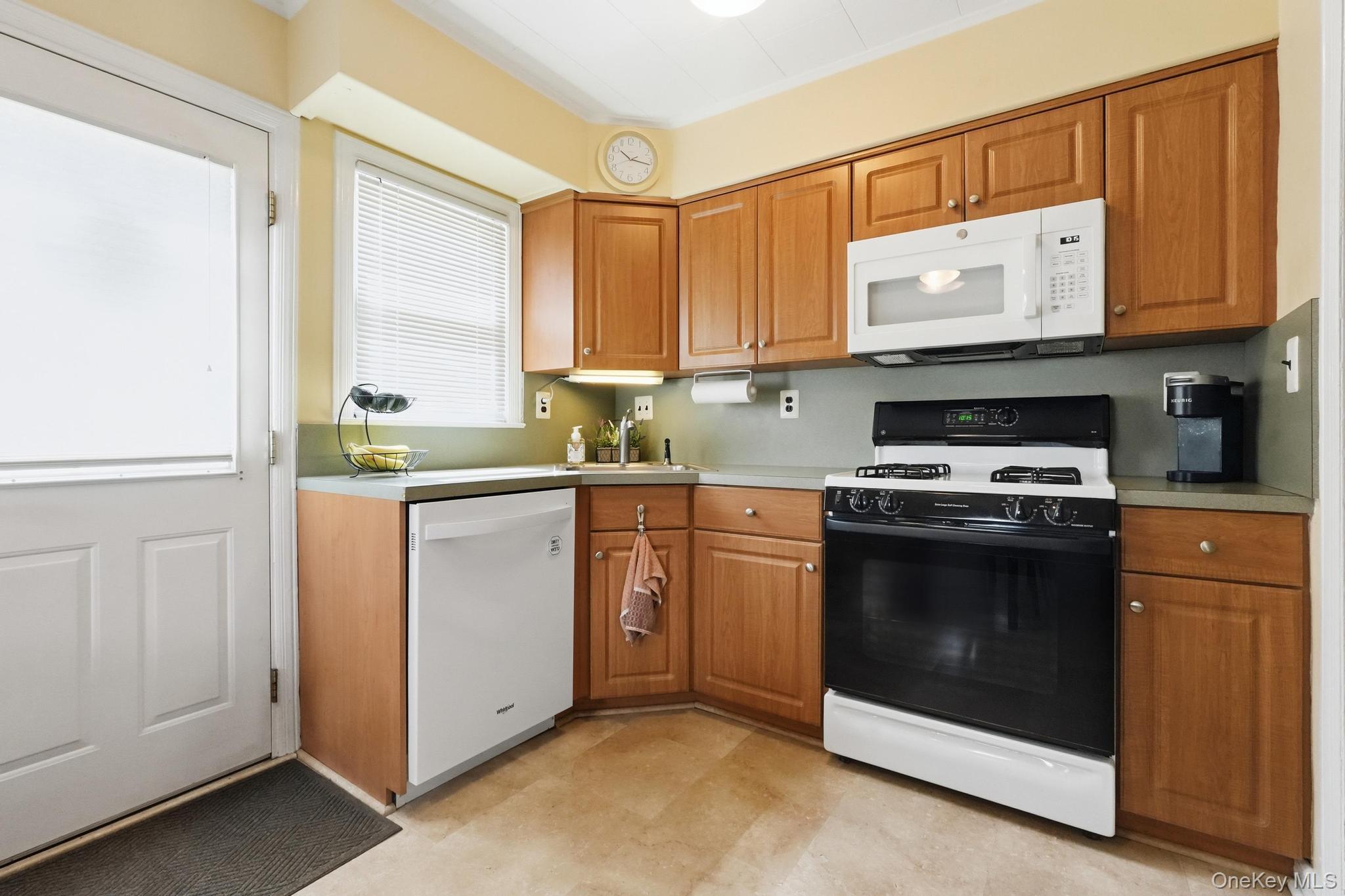 Single Family 86th Queens, NY 11426, MLS-1011434-5