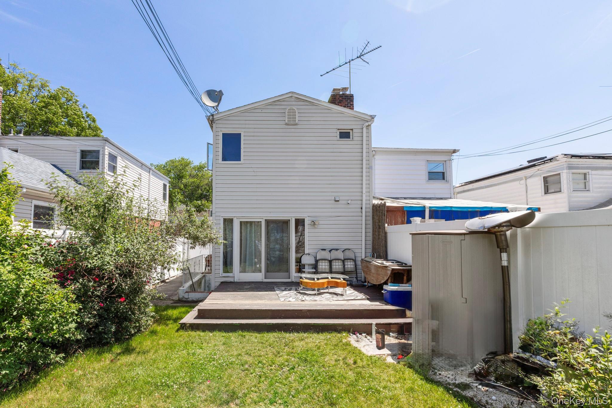 Single Family 211th Queens, NY 11364, MLS-1011475-13