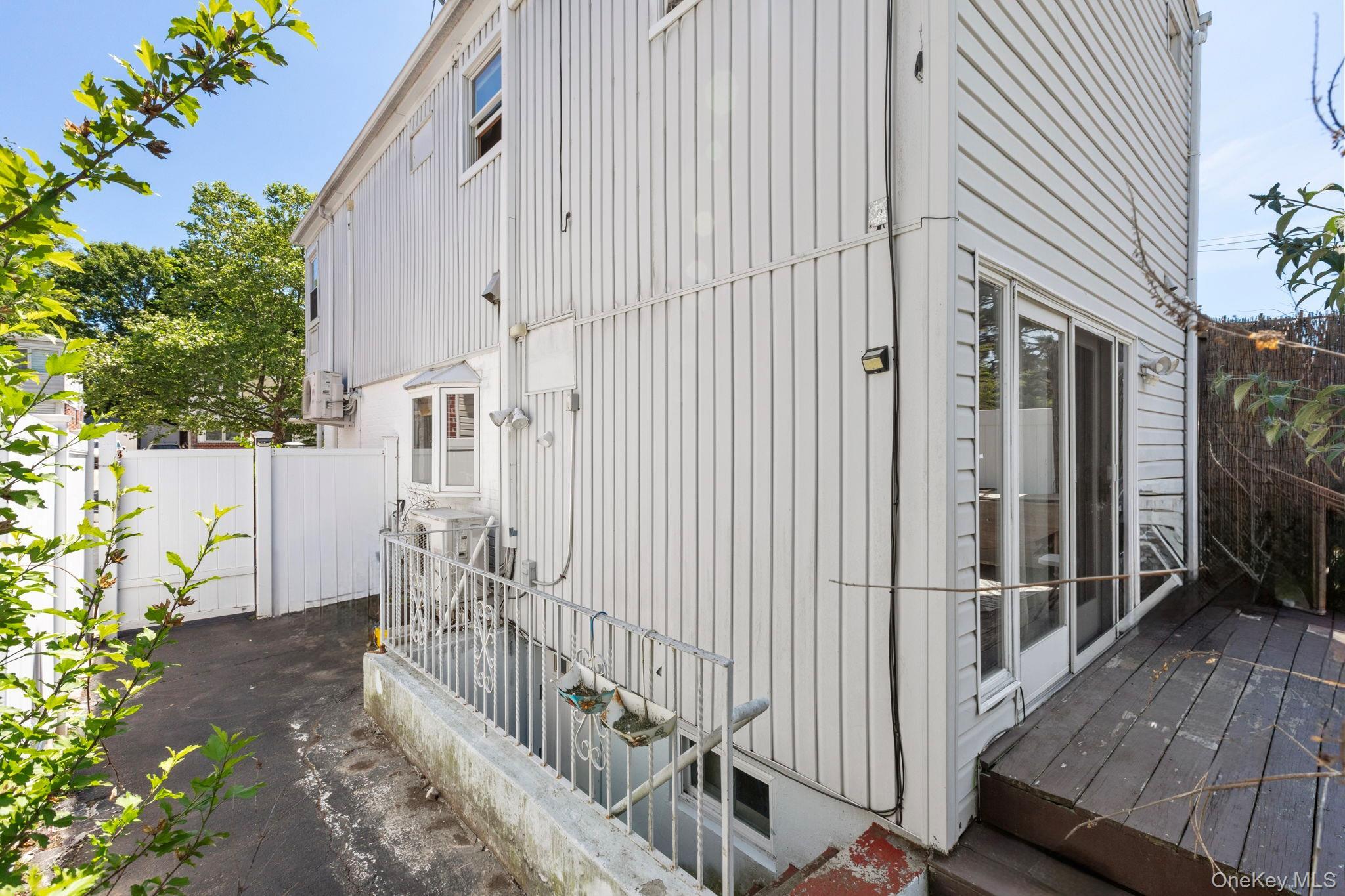 Single Family 211th Queens, NY 11364, MLS-1011475-14