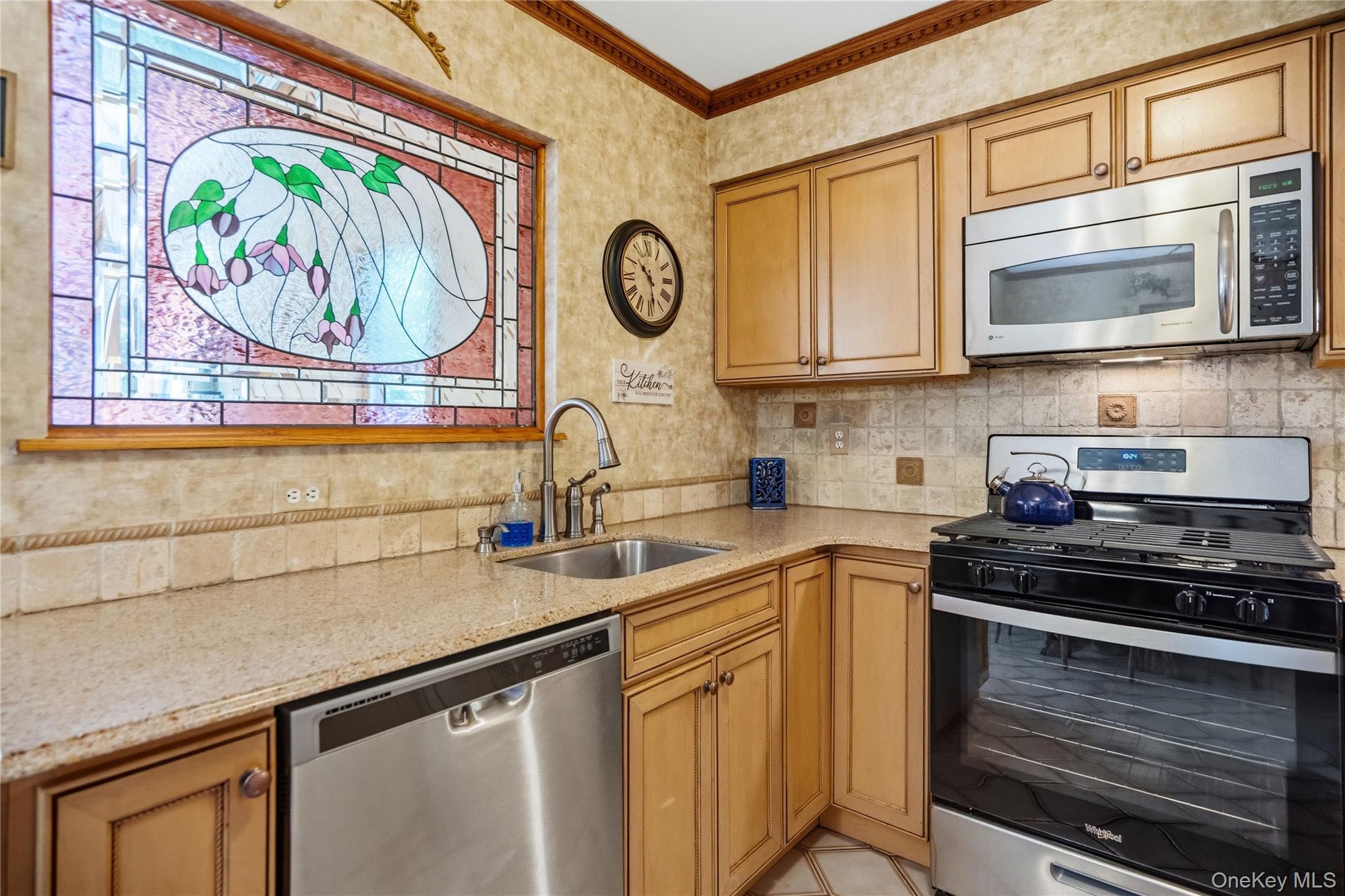 Single Family Greenbelt Parkway W Suffolk County, NY 11741, MLS-1011476-16
