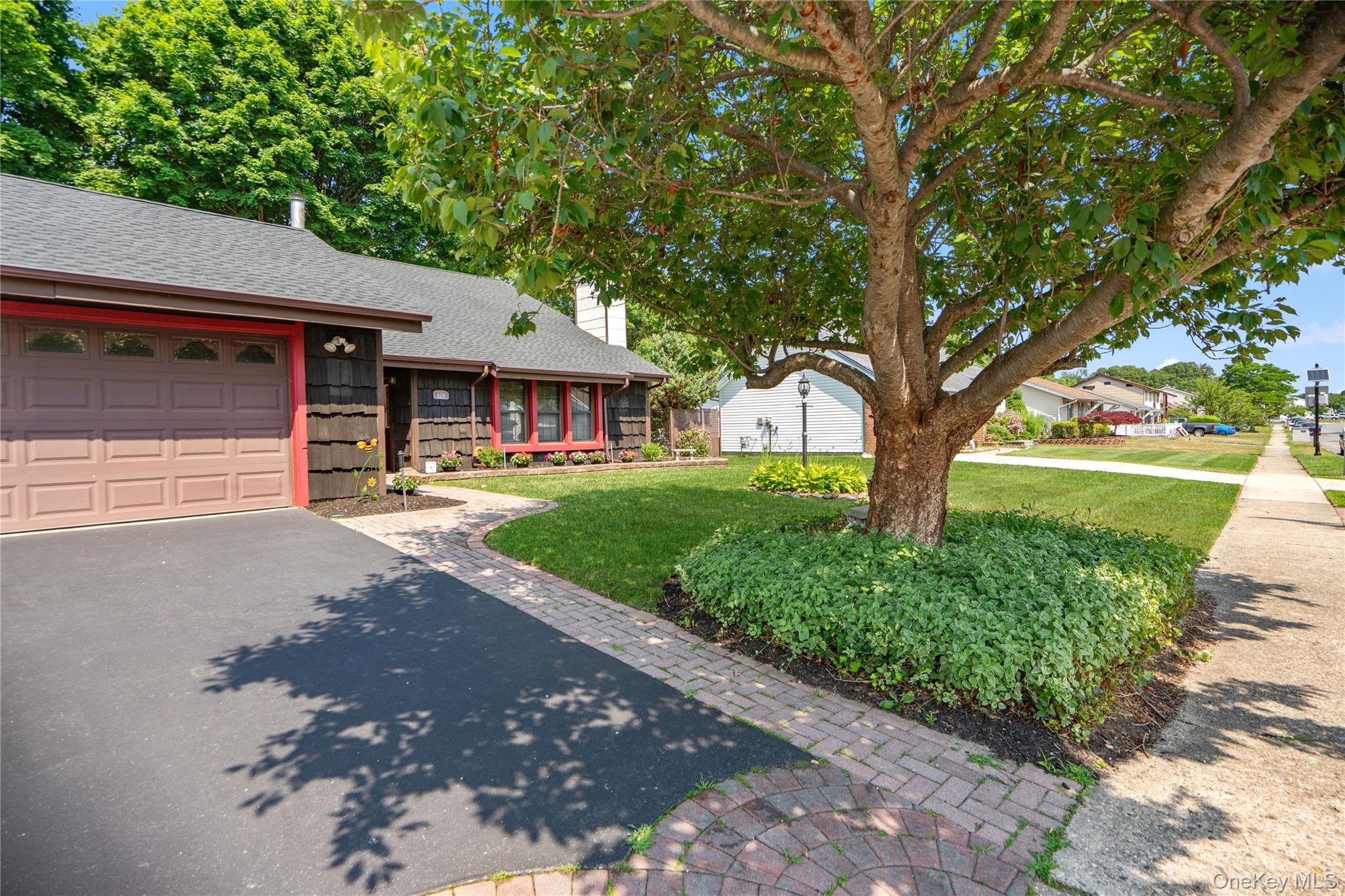 Single Family Greenbelt Parkway W Suffolk County, NY 11741, MLS-1011476-47