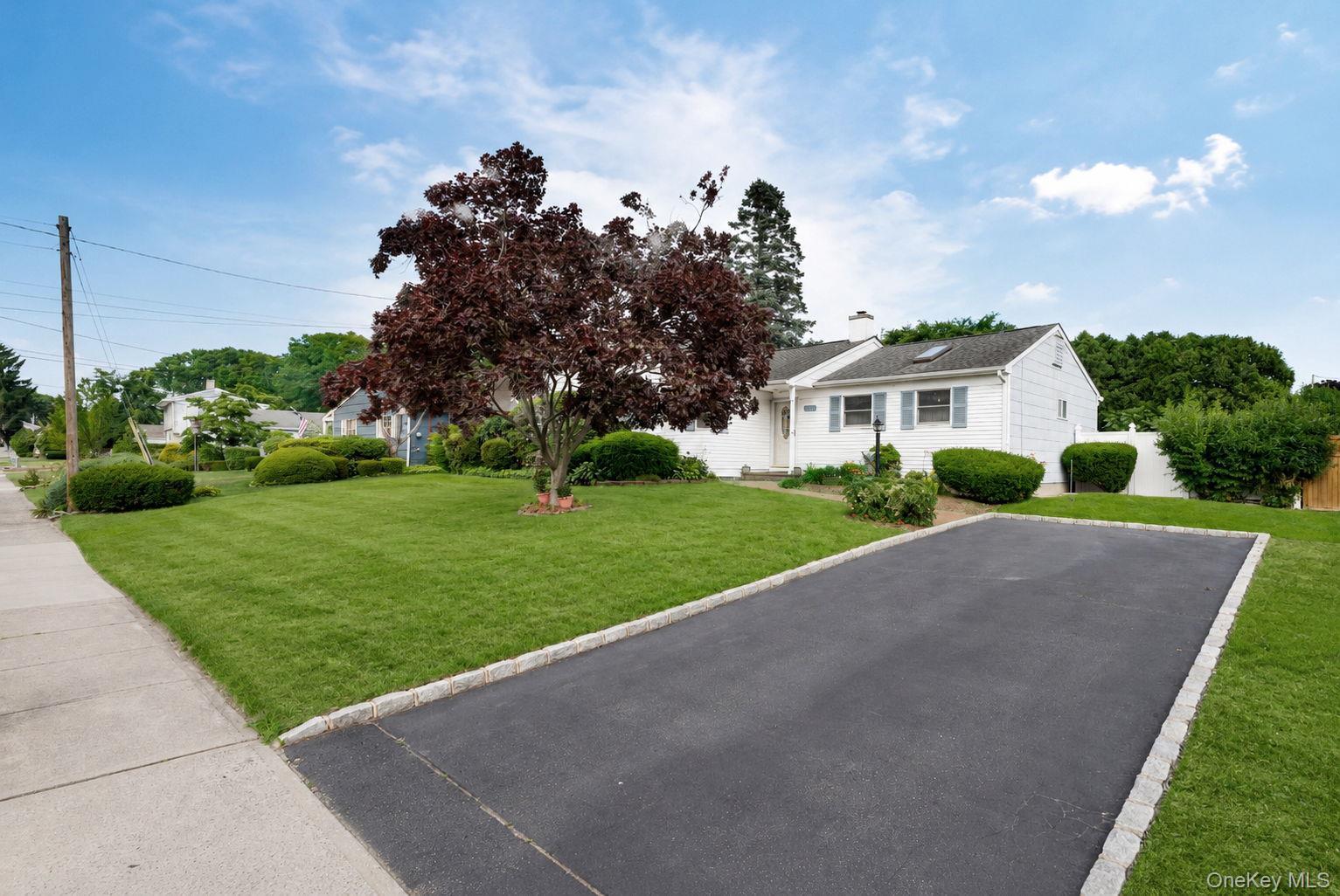 Single Family Stuyvesant Drive Suffolk County, NY 11776, MLS-1011489-27