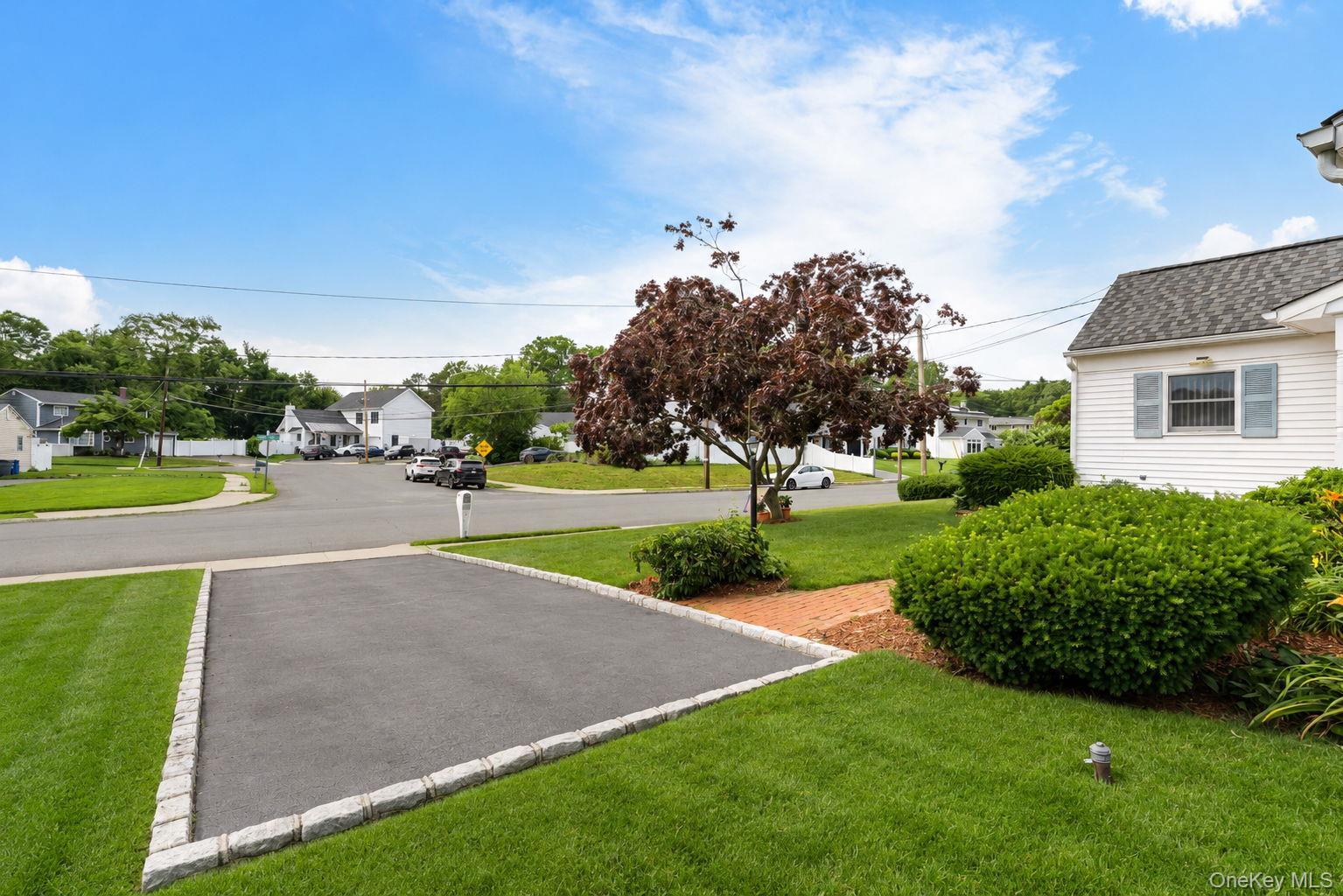 Single Family Stuyvesant Drive Suffolk County, NY 11776, MLS-1011489-28