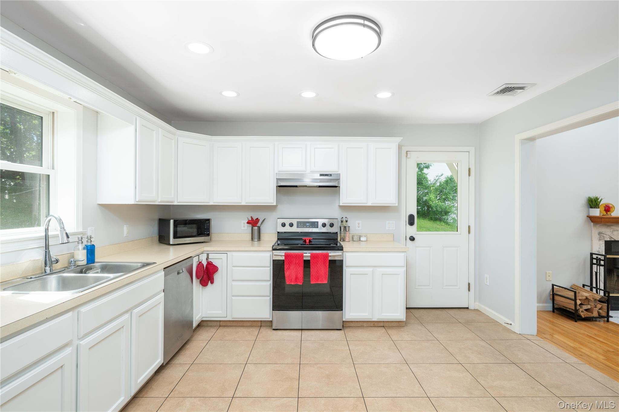 Single Family Elm Road  Westchester County, NY 10537, MLS-1011525-4