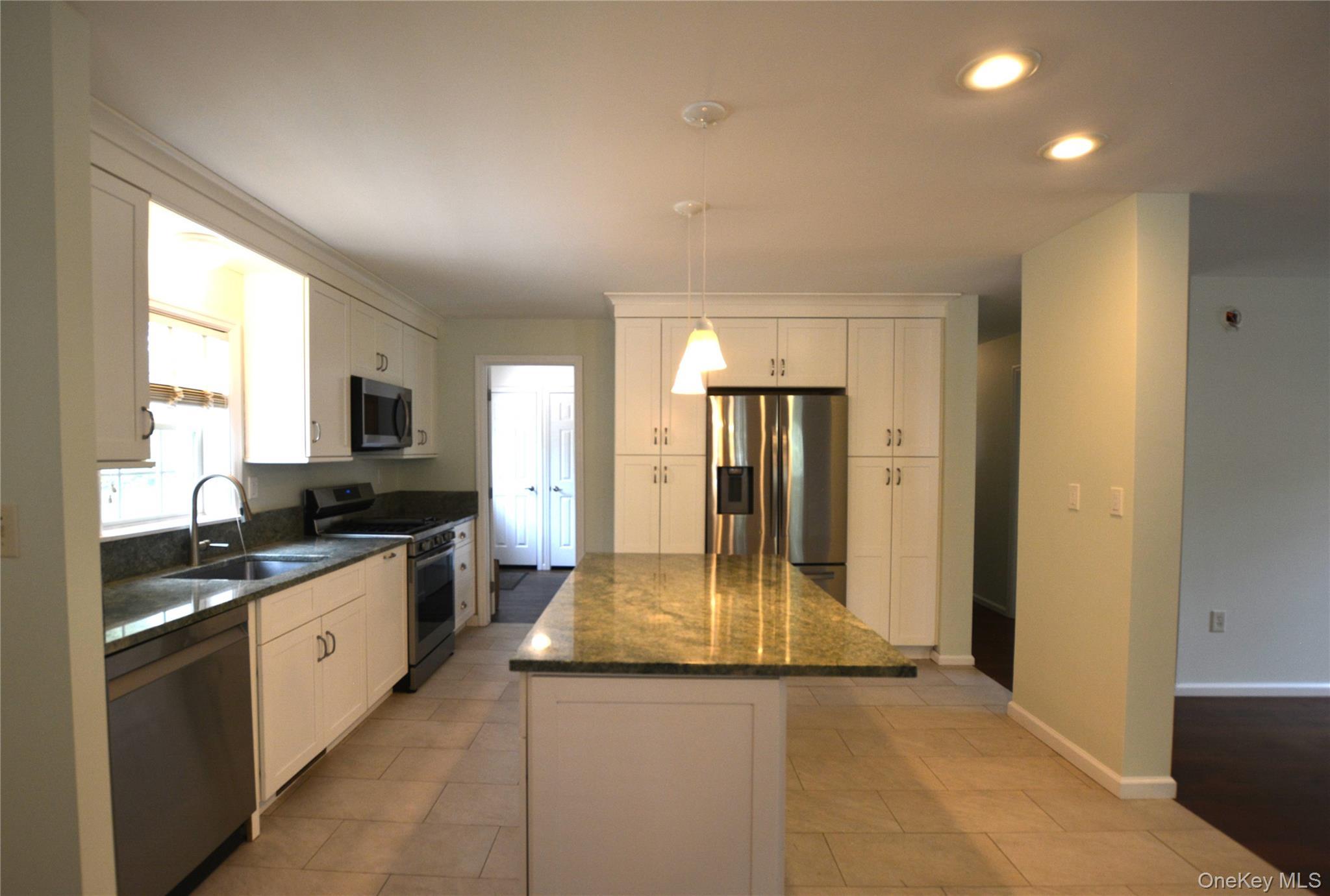 Single Family Old Country Road  Suffolk County, NY 11901, MLS-1011541-10