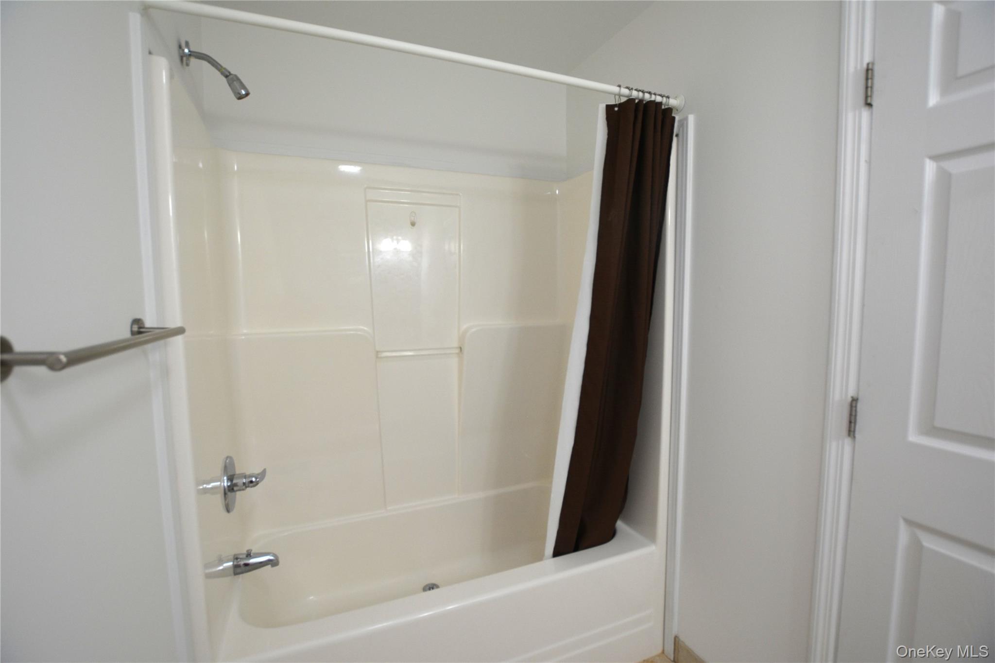 Single Family Old Country Road  Suffolk County, NY 11901, MLS-1011541-14