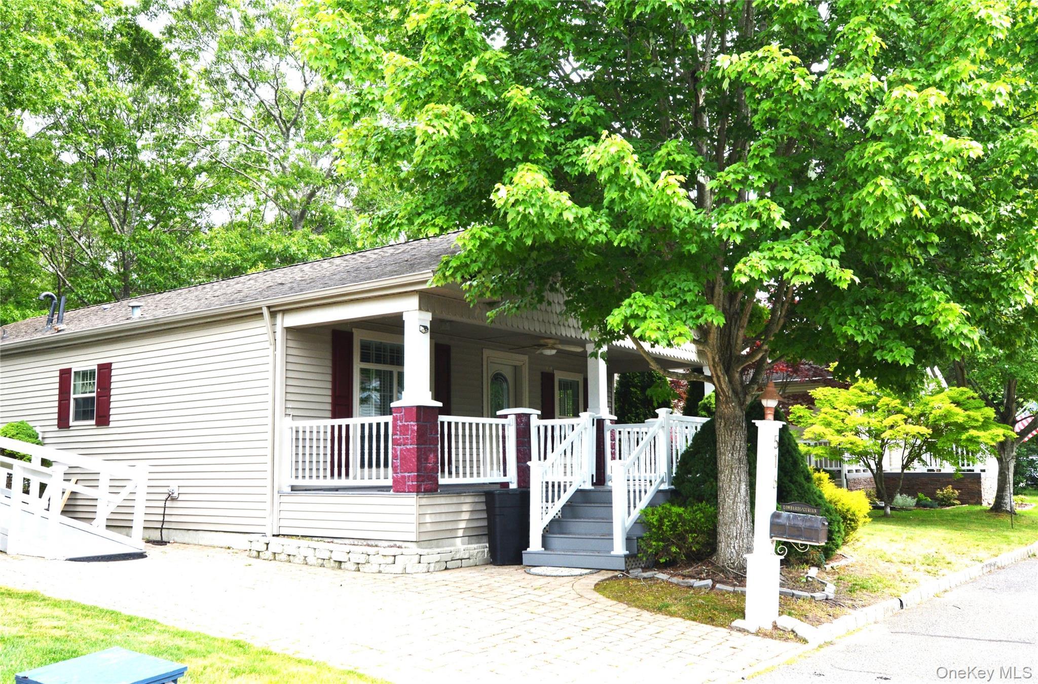 Single Family Old Country Road  Suffolk County, NY 11901, MLS-1011541-2
