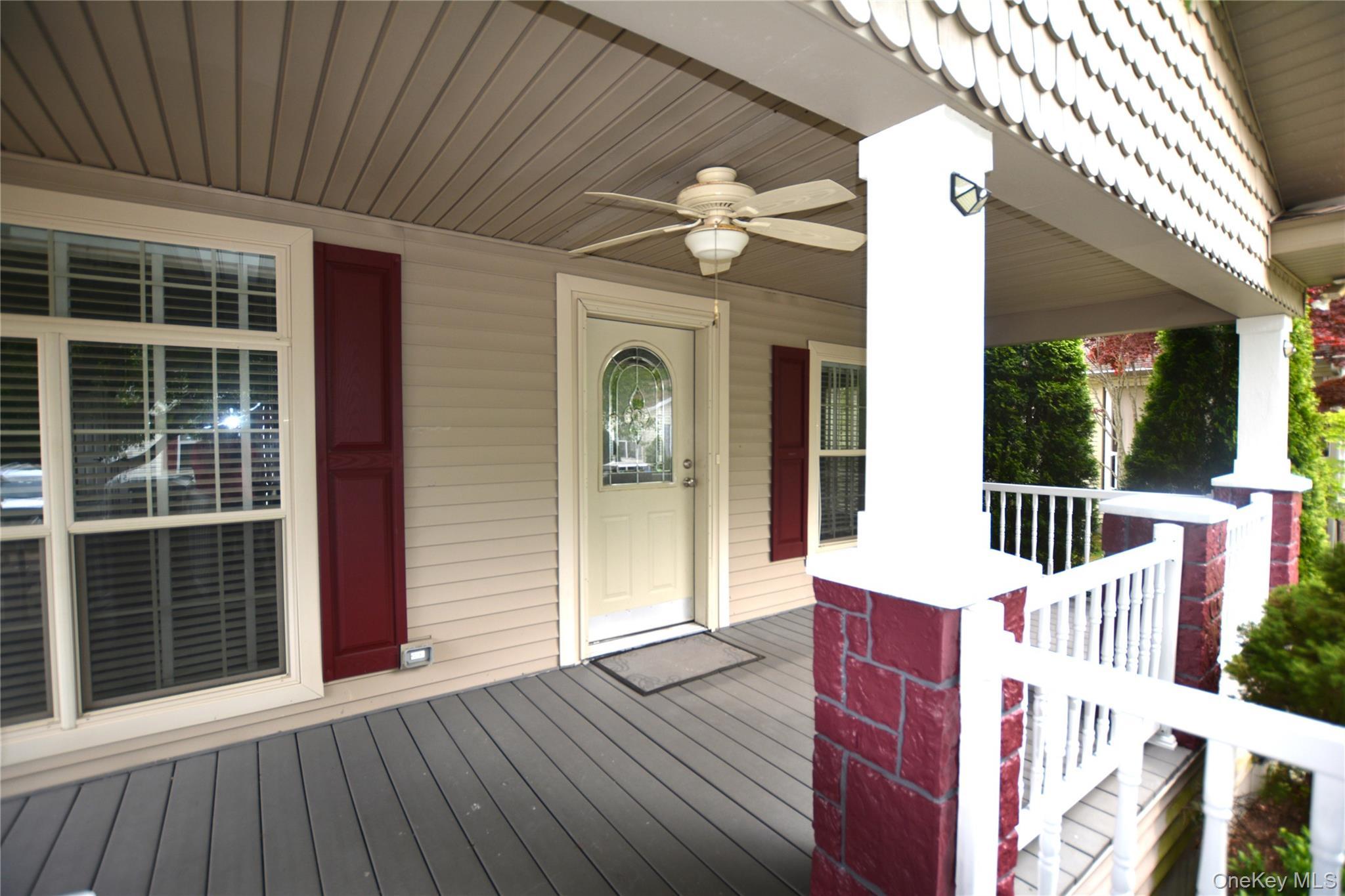 Single Family Old Country Road  Suffolk County, NY 11901, MLS-1011541-4