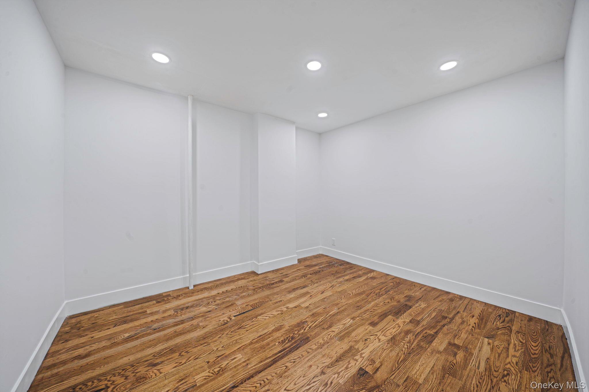 Single Family Montauk Queens, NY 11413, MLS-1011599-13