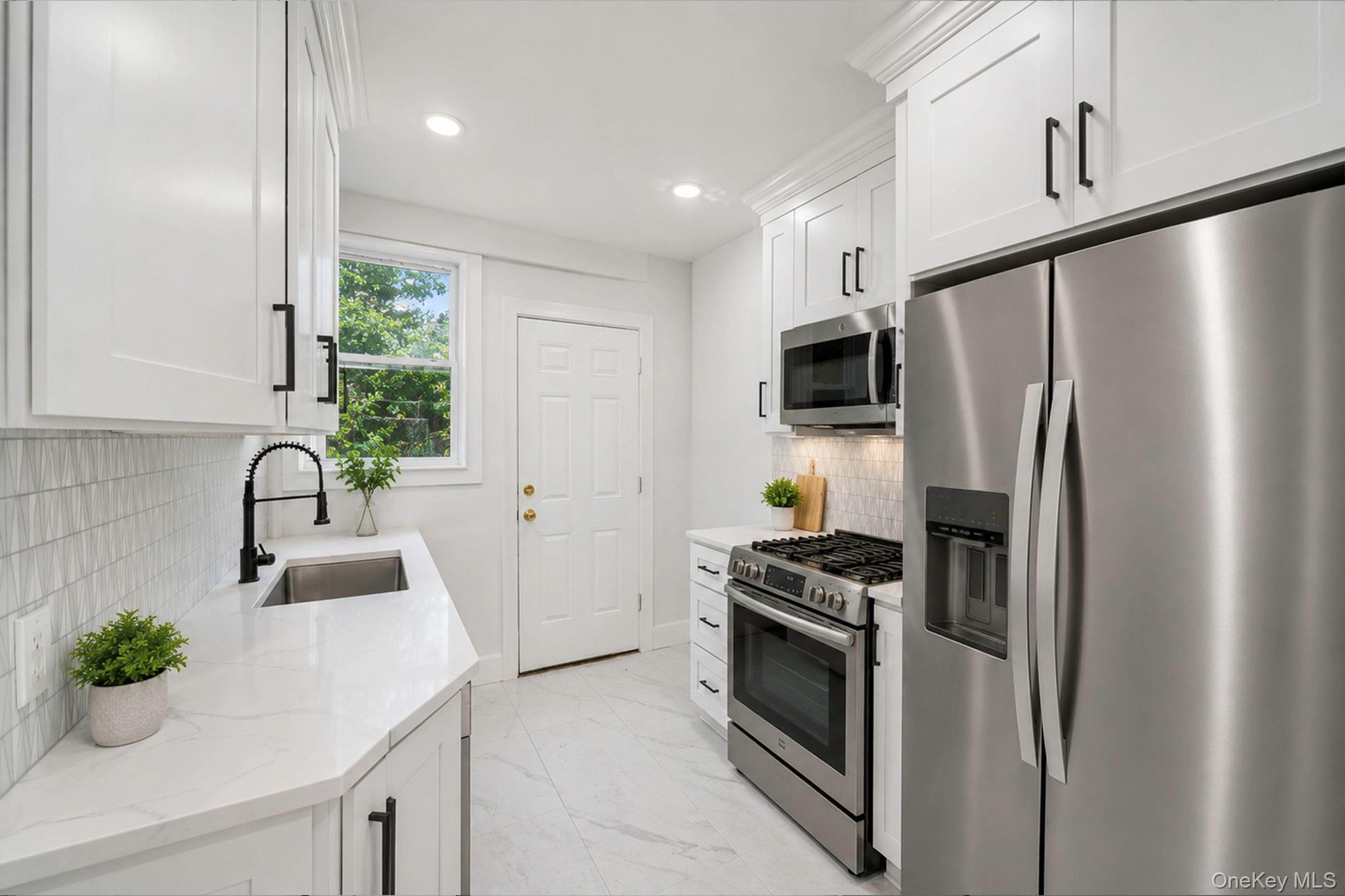 Single Family Montauk Queens, NY 11413, MLS-1011599-17