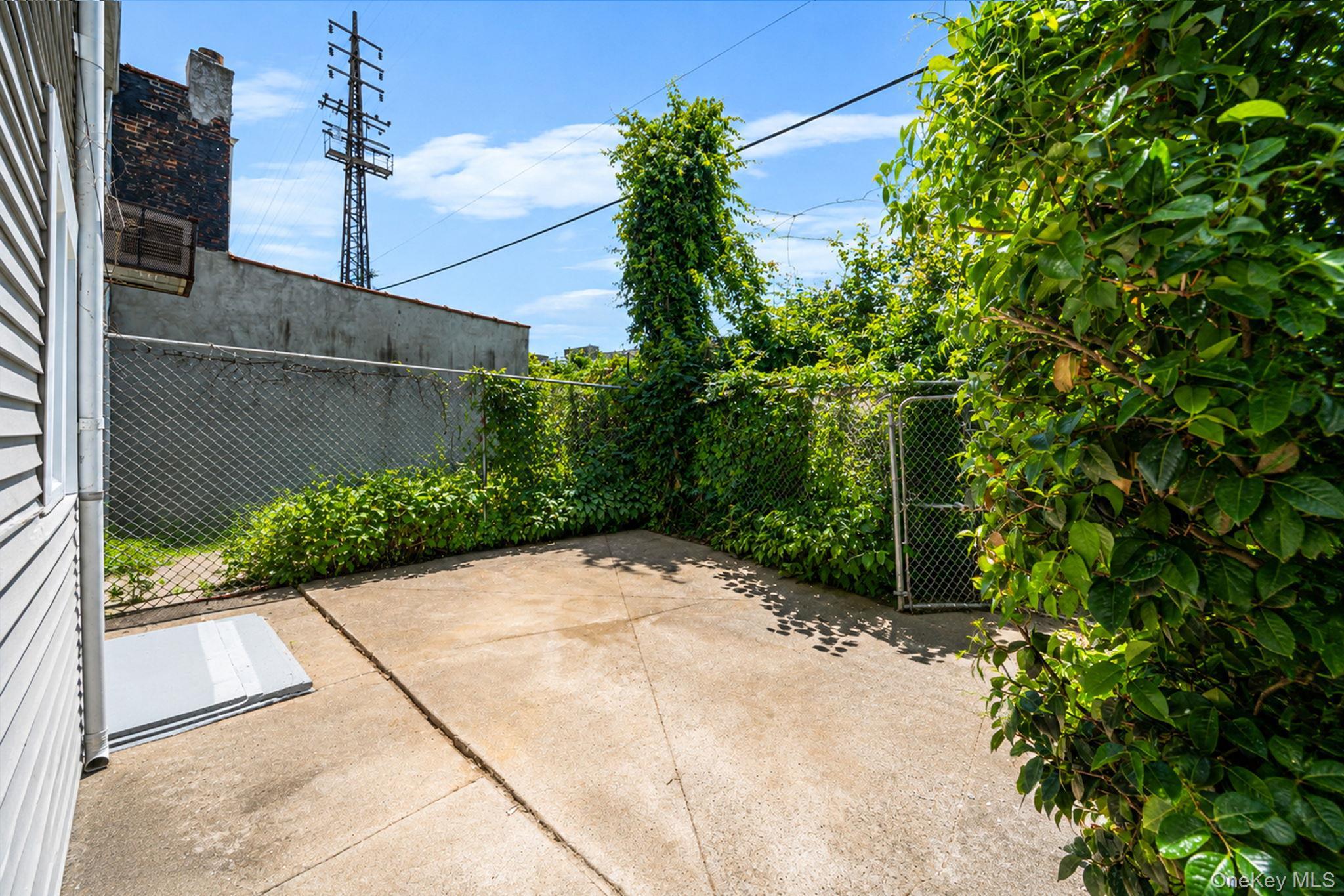 Single Family Montauk Queens, NY 11413, MLS-1011599-2