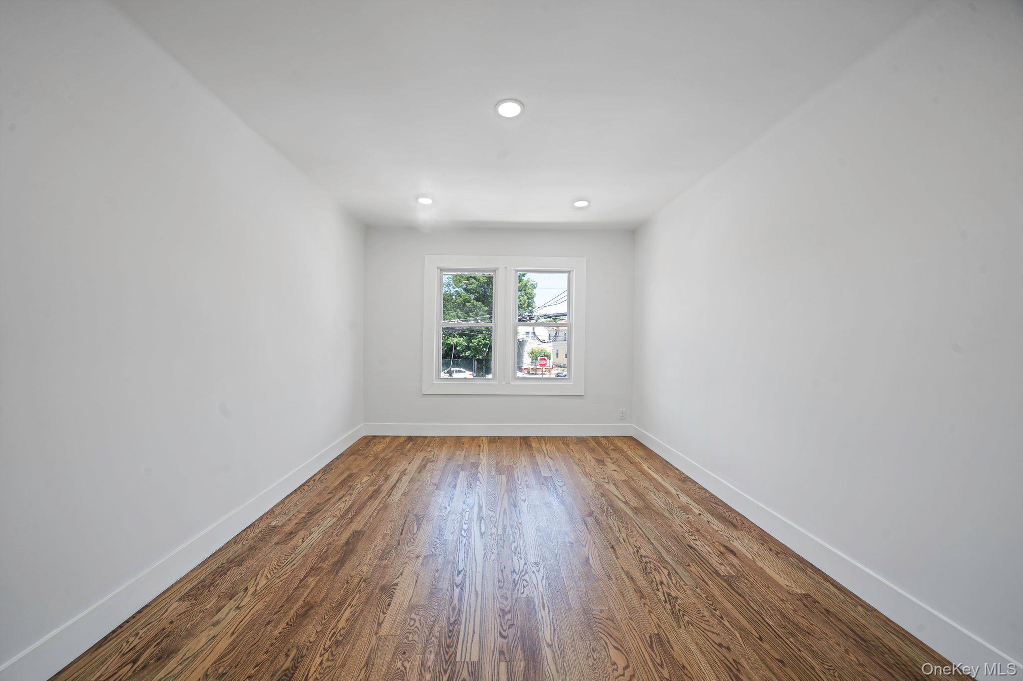 Single Family Montauk Queens, NY 11413, MLS-1011599-28