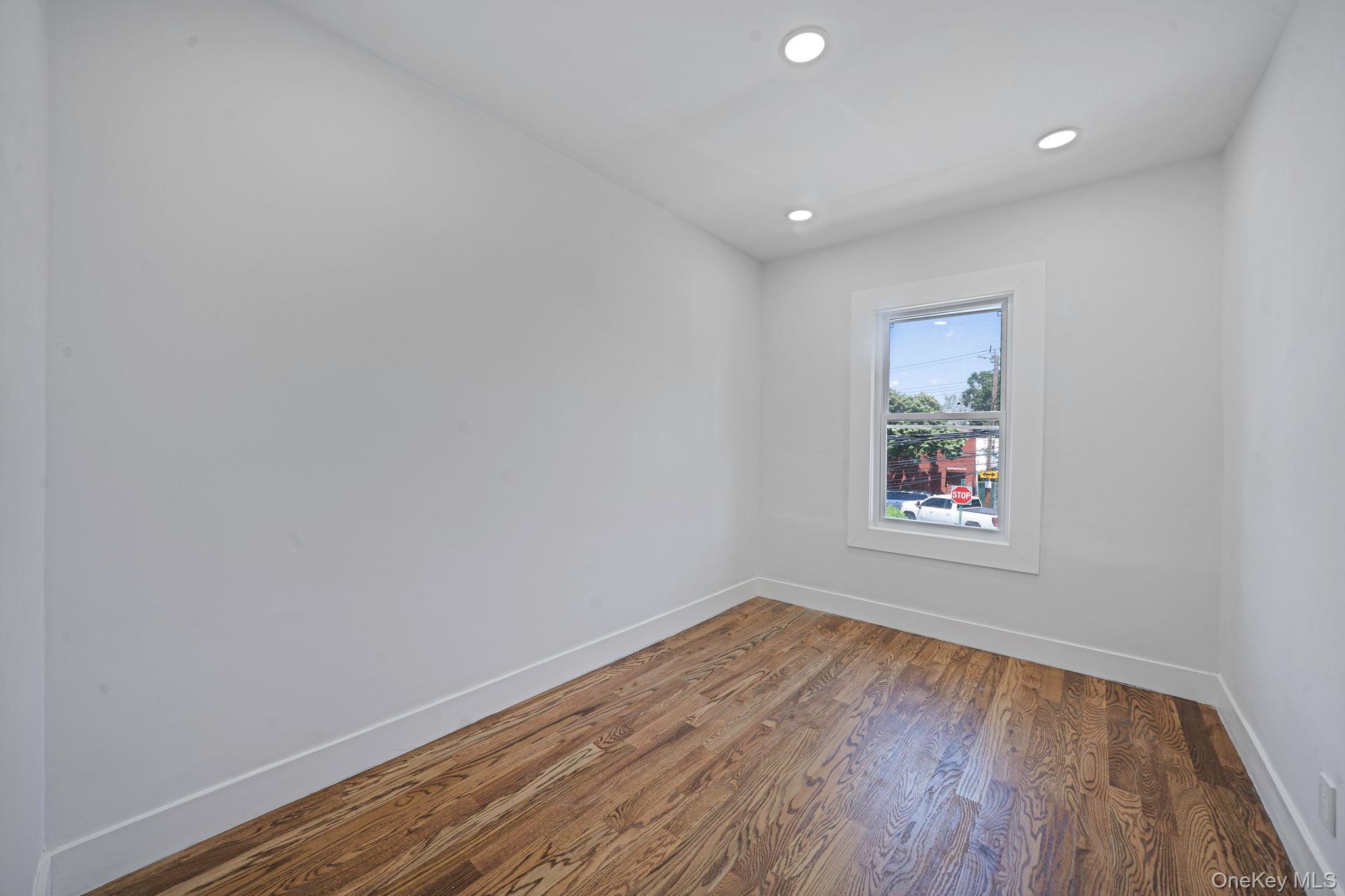 Single Family Montauk Queens, NY 11413, MLS-1011599-31