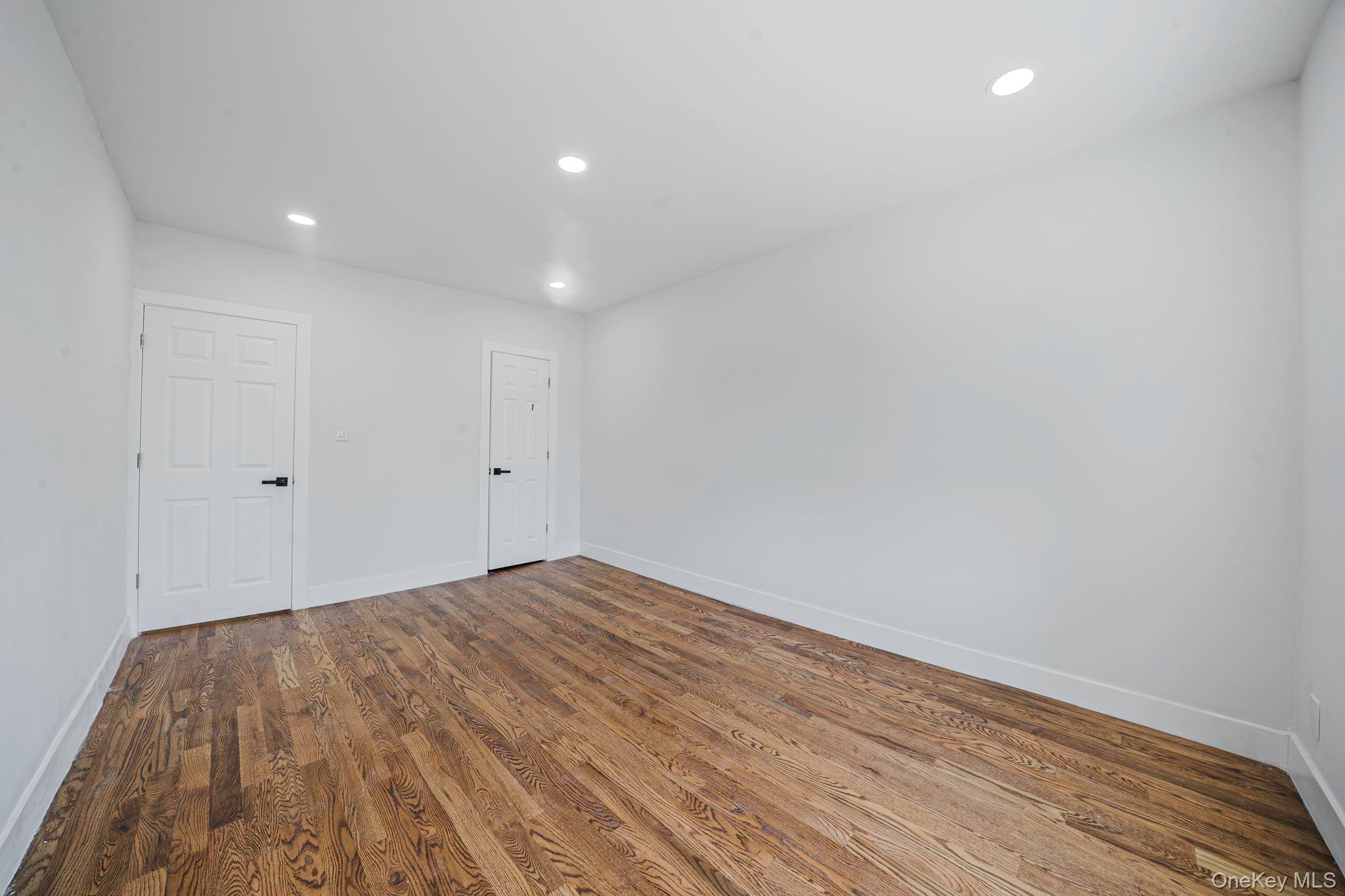 Single Family Montauk Queens, NY 11413, MLS-1011599-36