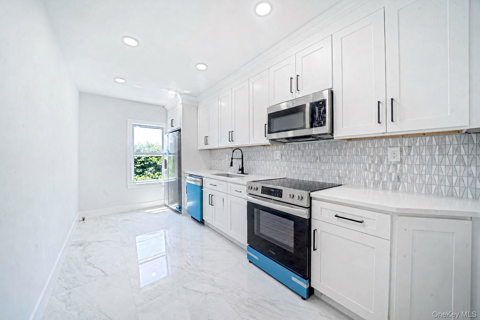 Single Family Montauk Queens, NY 11413, MLS-1011599-37