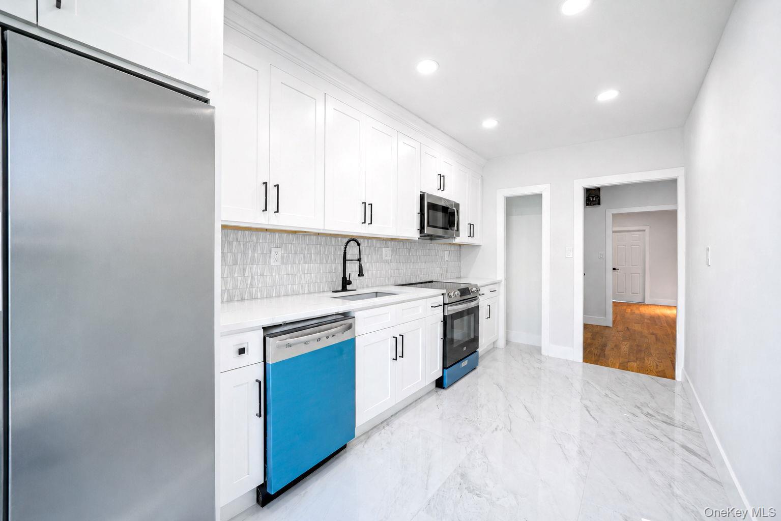 Single Family Montauk Queens, NY 11413, MLS-1011599-38