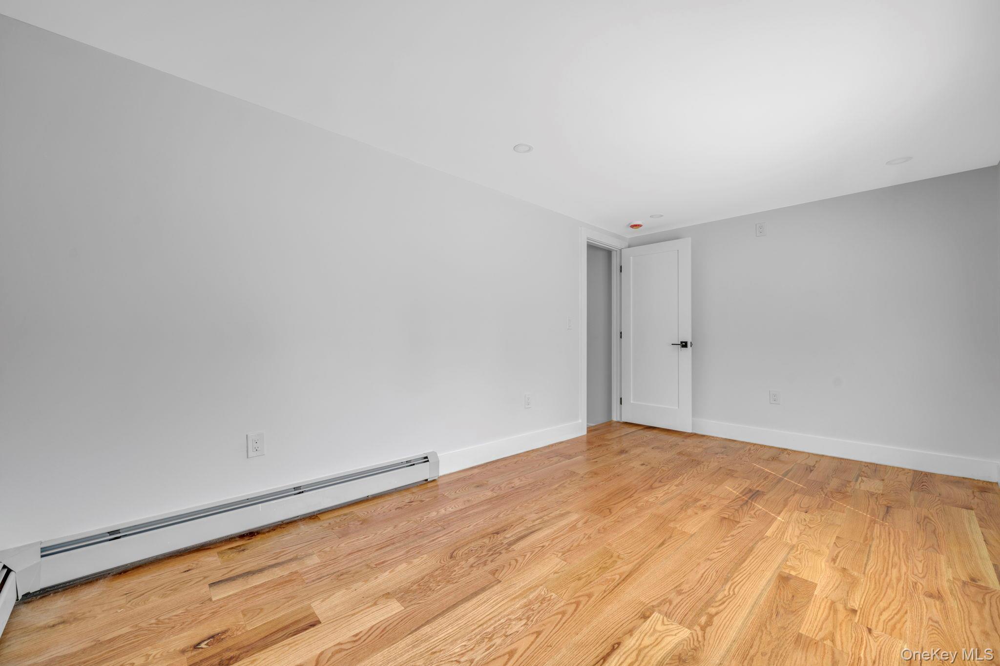 Single Family Quincy  Bronx, NY 10465, MLS-1011639-14