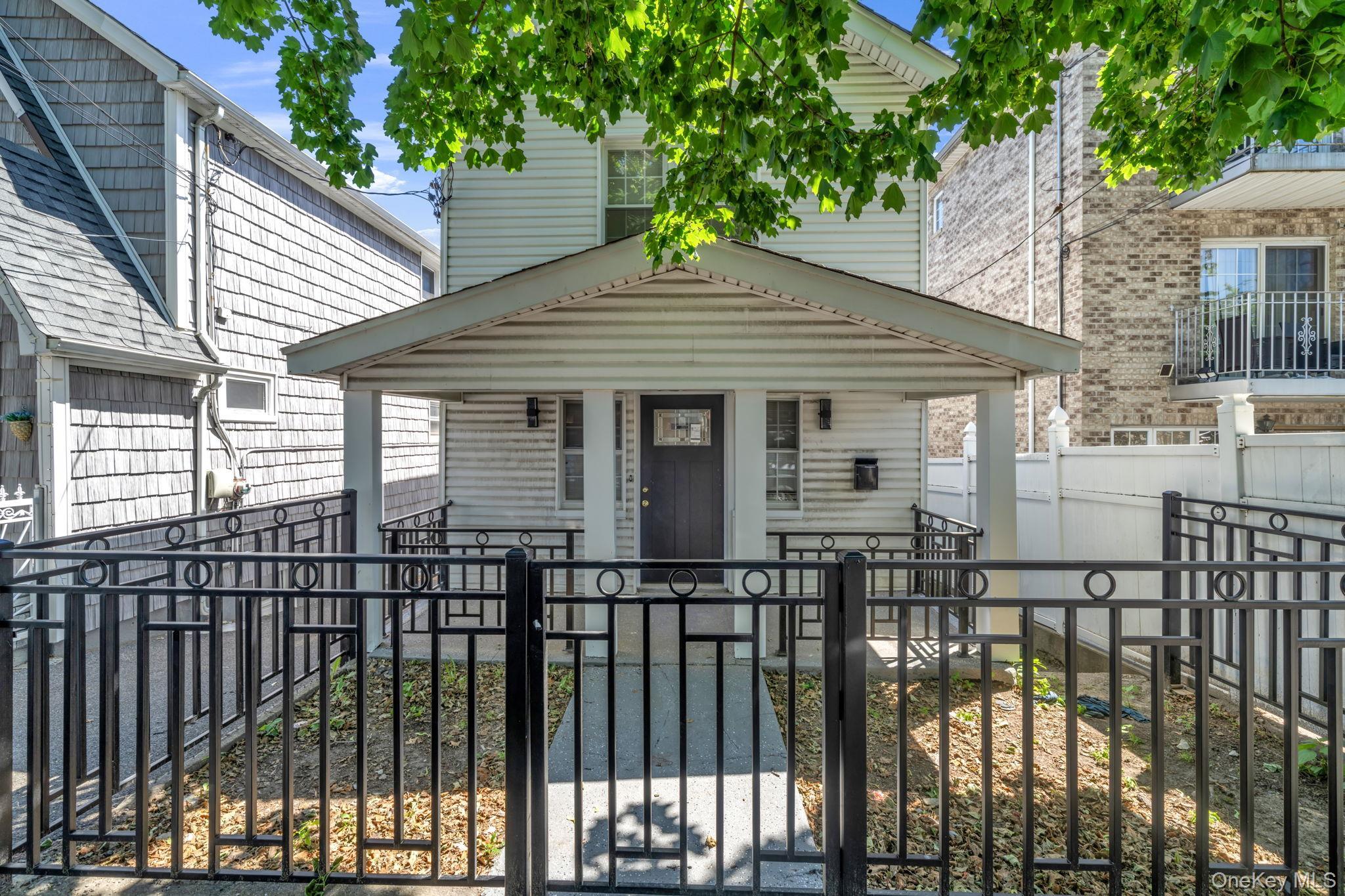Single Family Quincy  Bronx, NY 10465, MLS-1011639-2