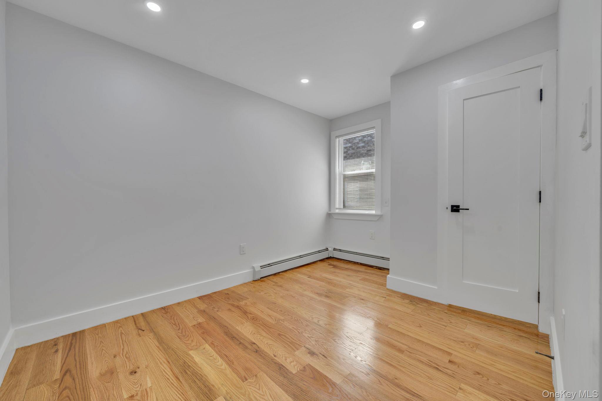 Single Family Quincy  Bronx, NY 10465, MLS-1011639-21