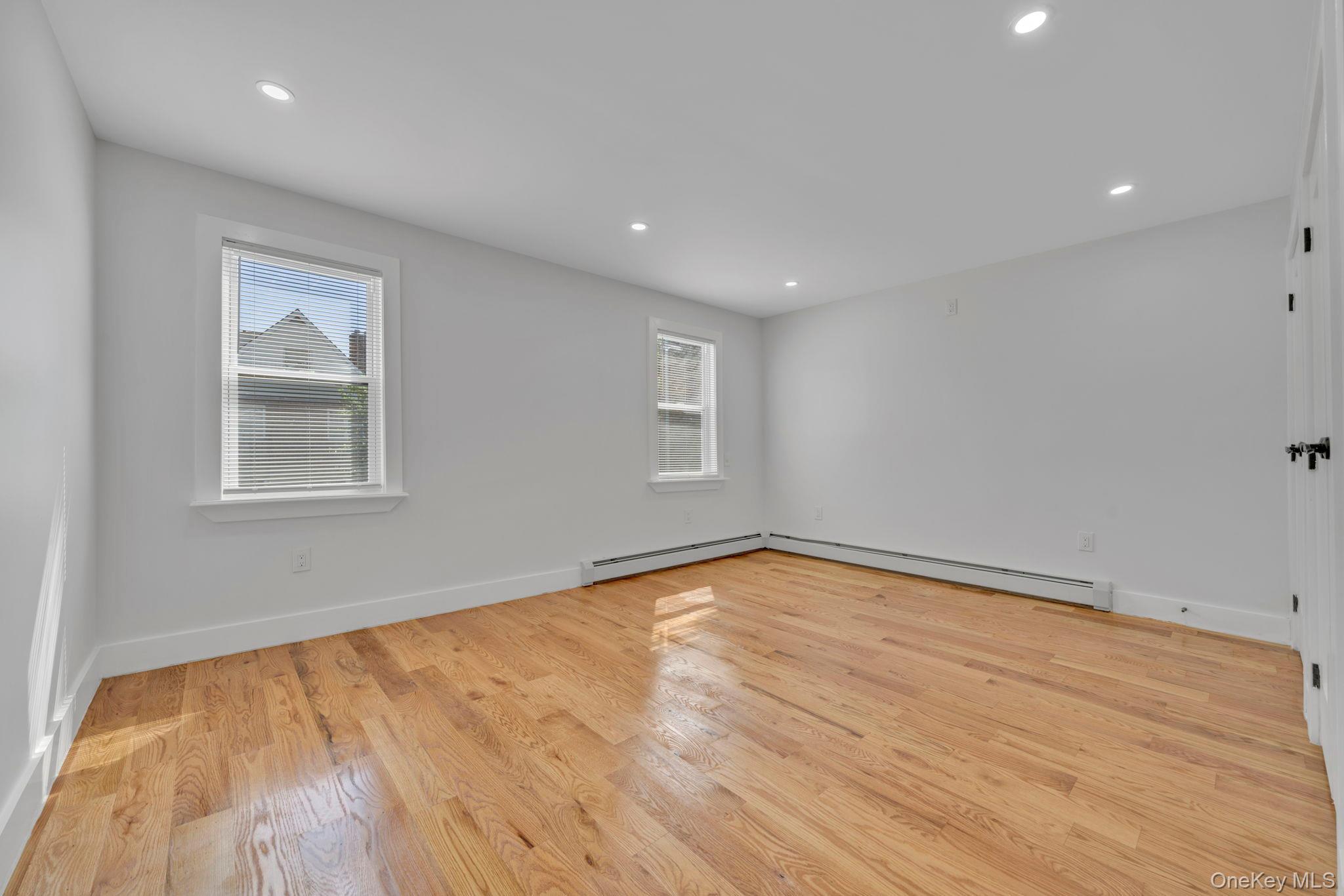 Single Family Quincy  Bronx, NY 10465, MLS-1011639-24