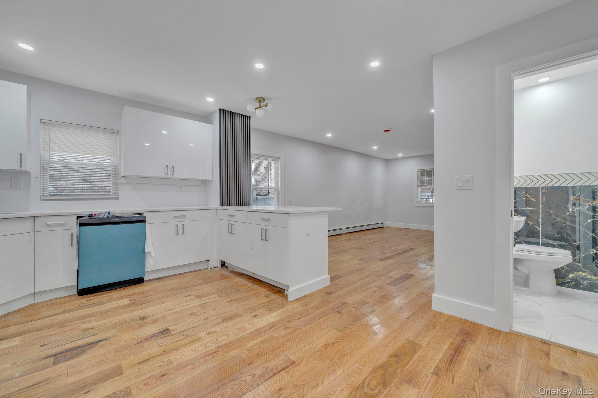 Single Family Quincy  Bronx, NY 10465, MLS-1011639-8