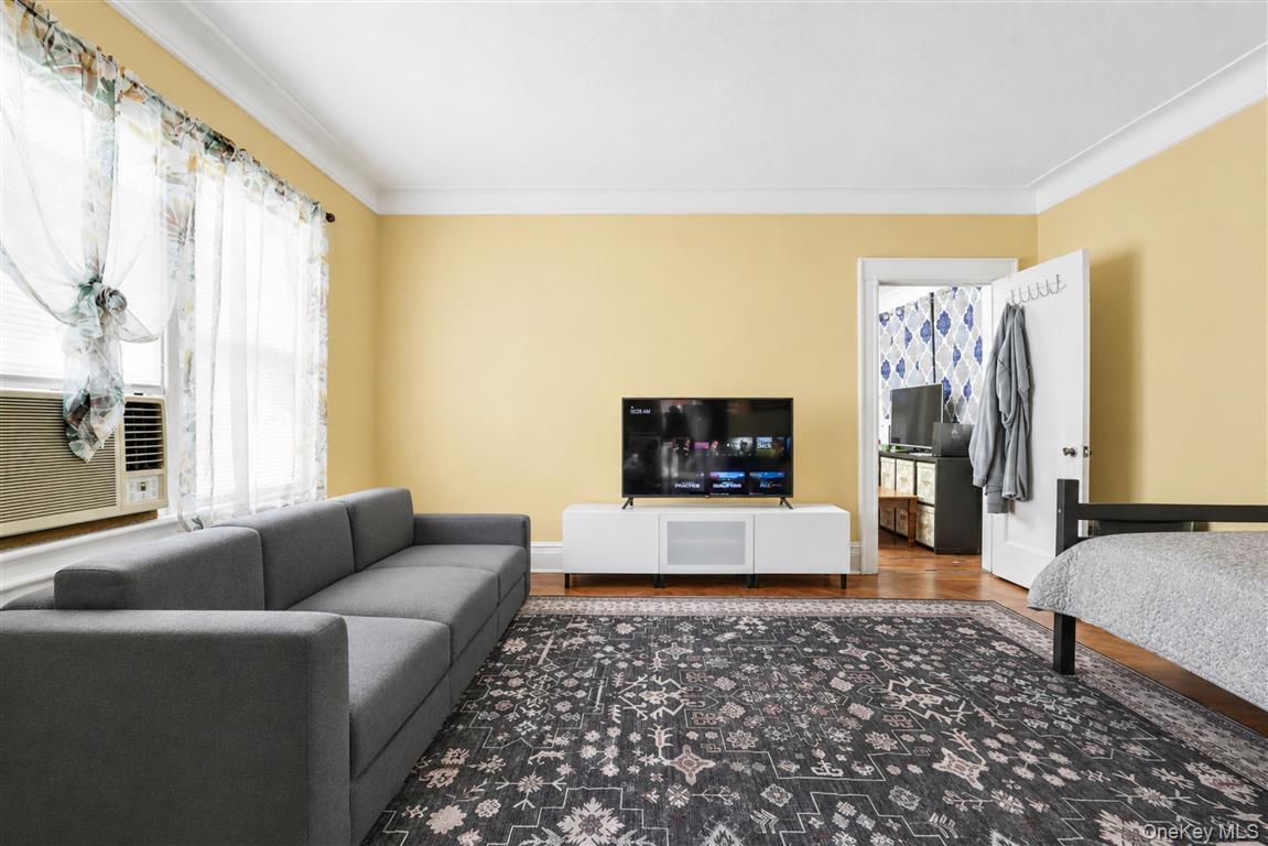 Single Family 185th Street  Queens, NY 11423, MLS-1011670-11