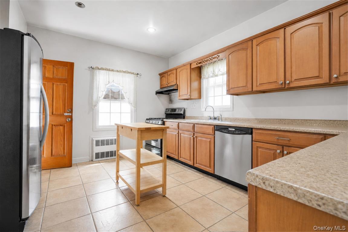Single Family 185th Street  Queens, NY 11423, MLS-1011670-13