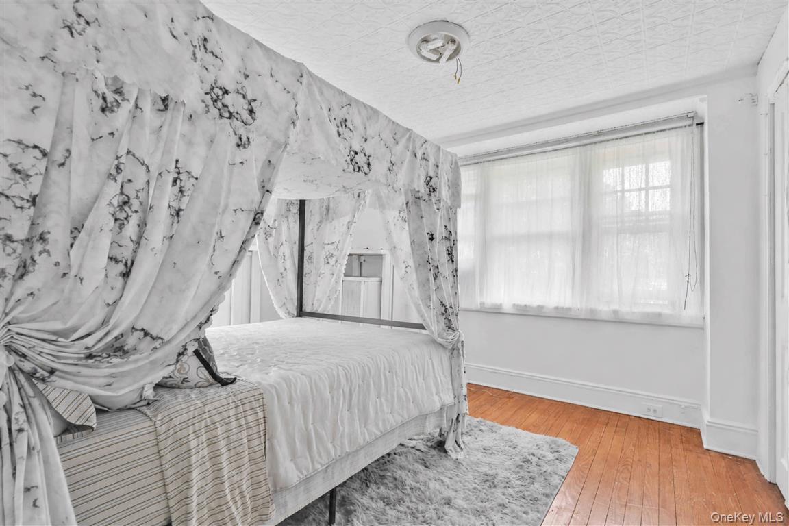 Single Family 185th Street  Queens, NY 11423, MLS-1011670-22