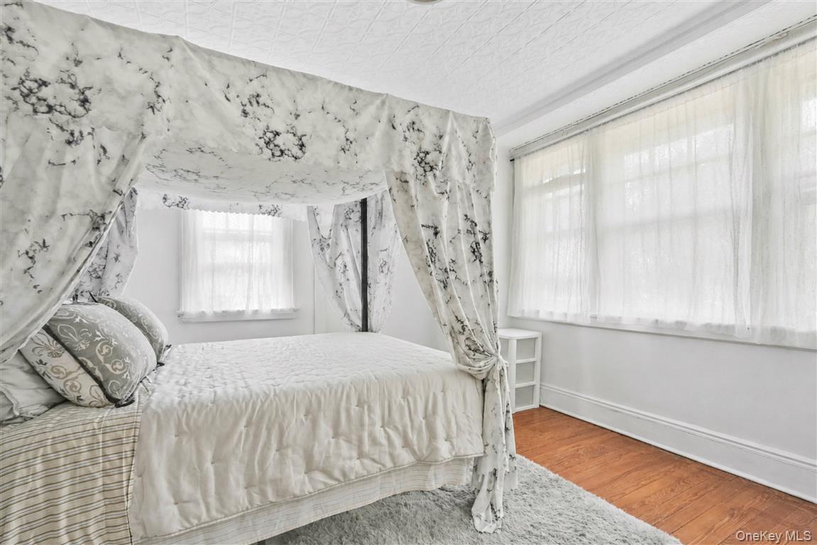 Single Family 185th Street  Queens, NY 11423, MLS-1011670-23