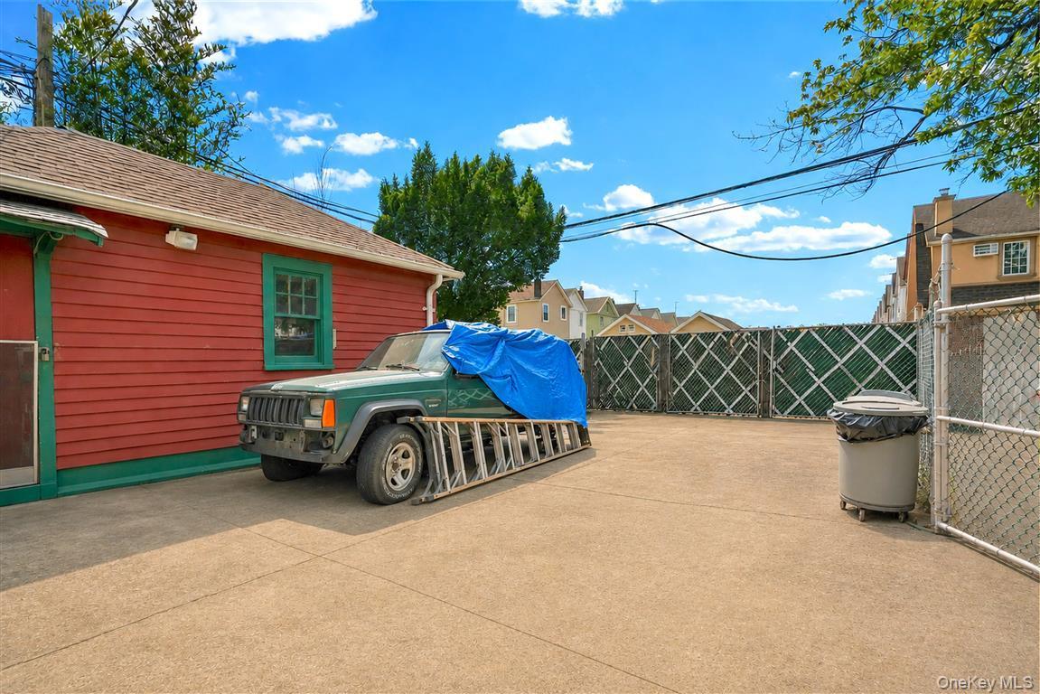 Single Family 185th Street  Queens, NY 11423, MLS-1011670-6
