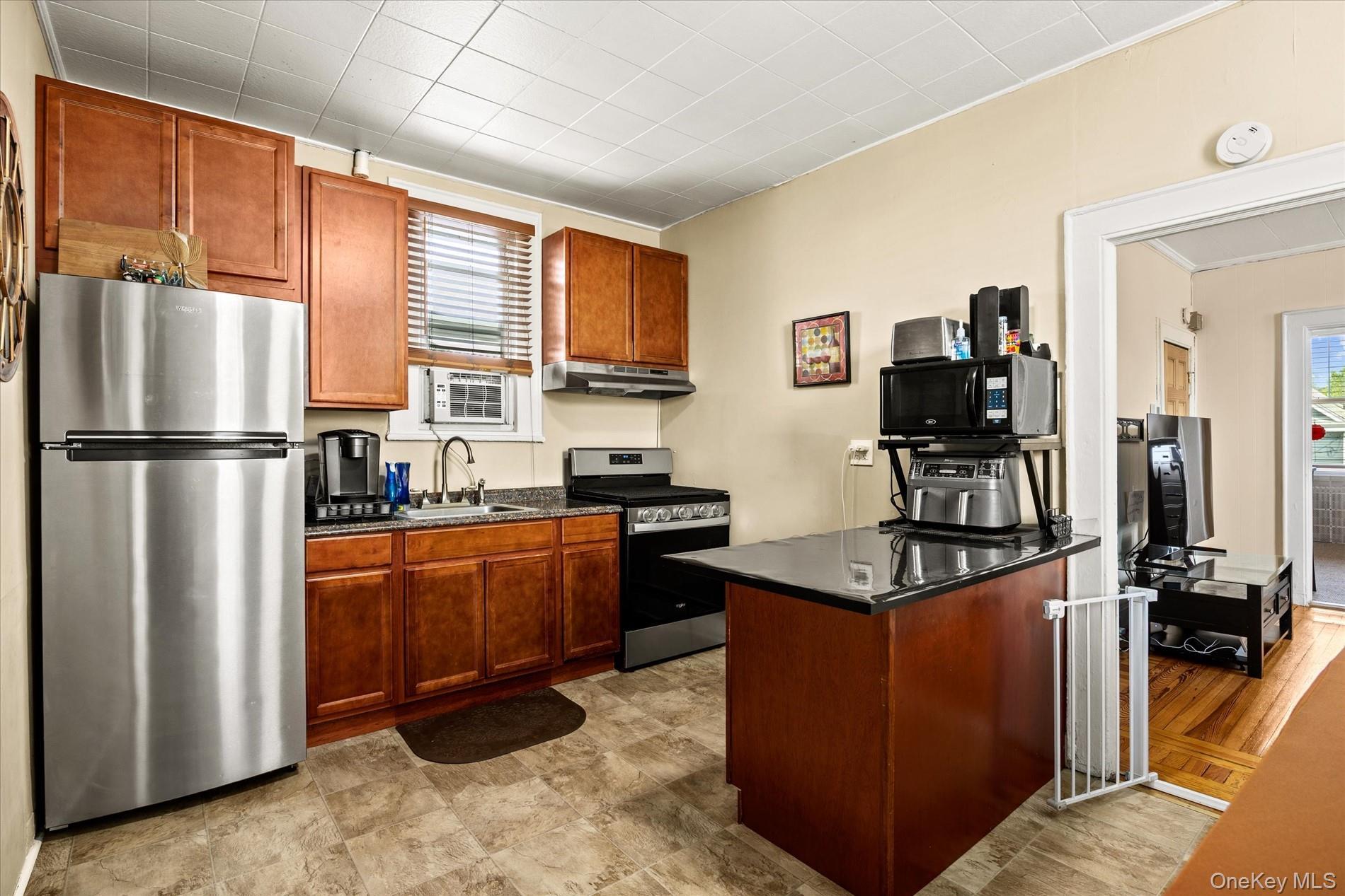 Single Family Jay  Queens, NY 11378, MLS-1011677-8