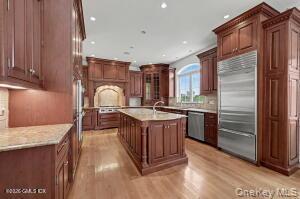 Single Family Francis Lane  Out Of Area, NY 06831, MLS-1011684-11