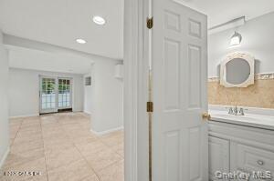 Single Family Francis Lane  Out Of Area, NY 06831, MLS-1011684-32