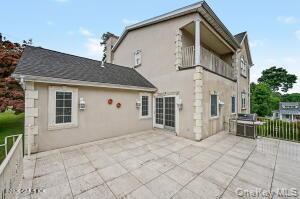 Single Family Francis Lane  Out Of Area, NY 06831, MLS-1011684-36