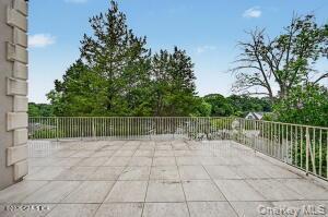 Single Family Francis Lane  Out Of Area, NY 06831, MLS-1011684-37