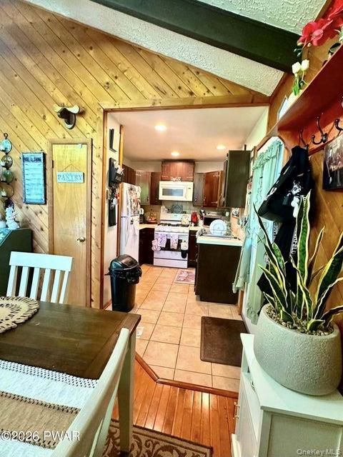 Single Family Fetlock  Out Of Area, NY 18428, MLS-1011694-17