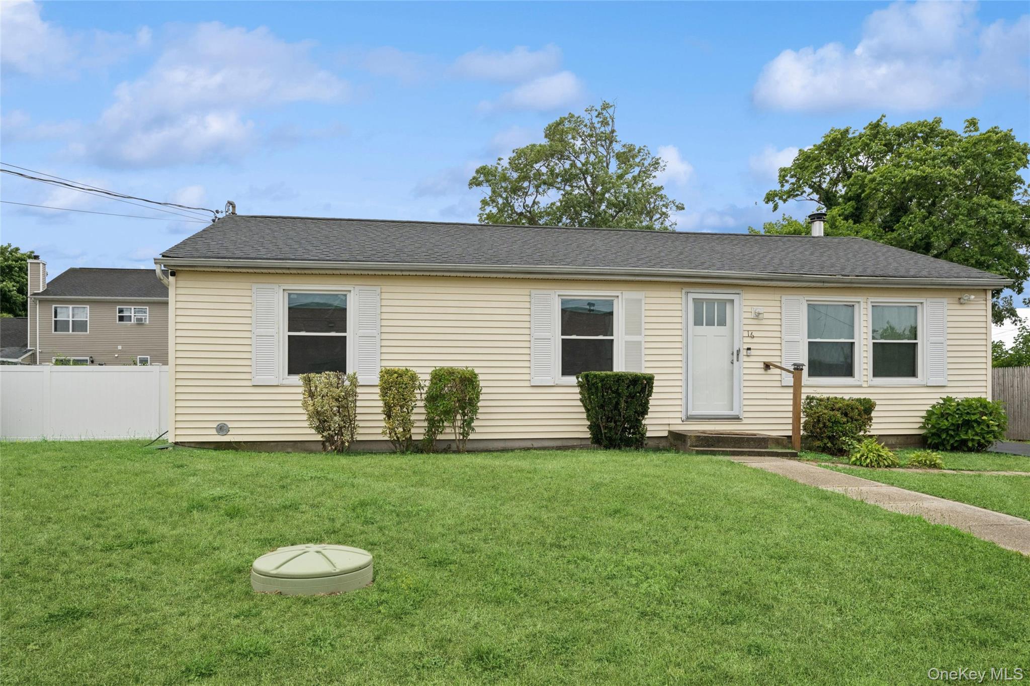 Single Family Arlington Avenue Suffolk County, NY 11798, MLS-1011732-3