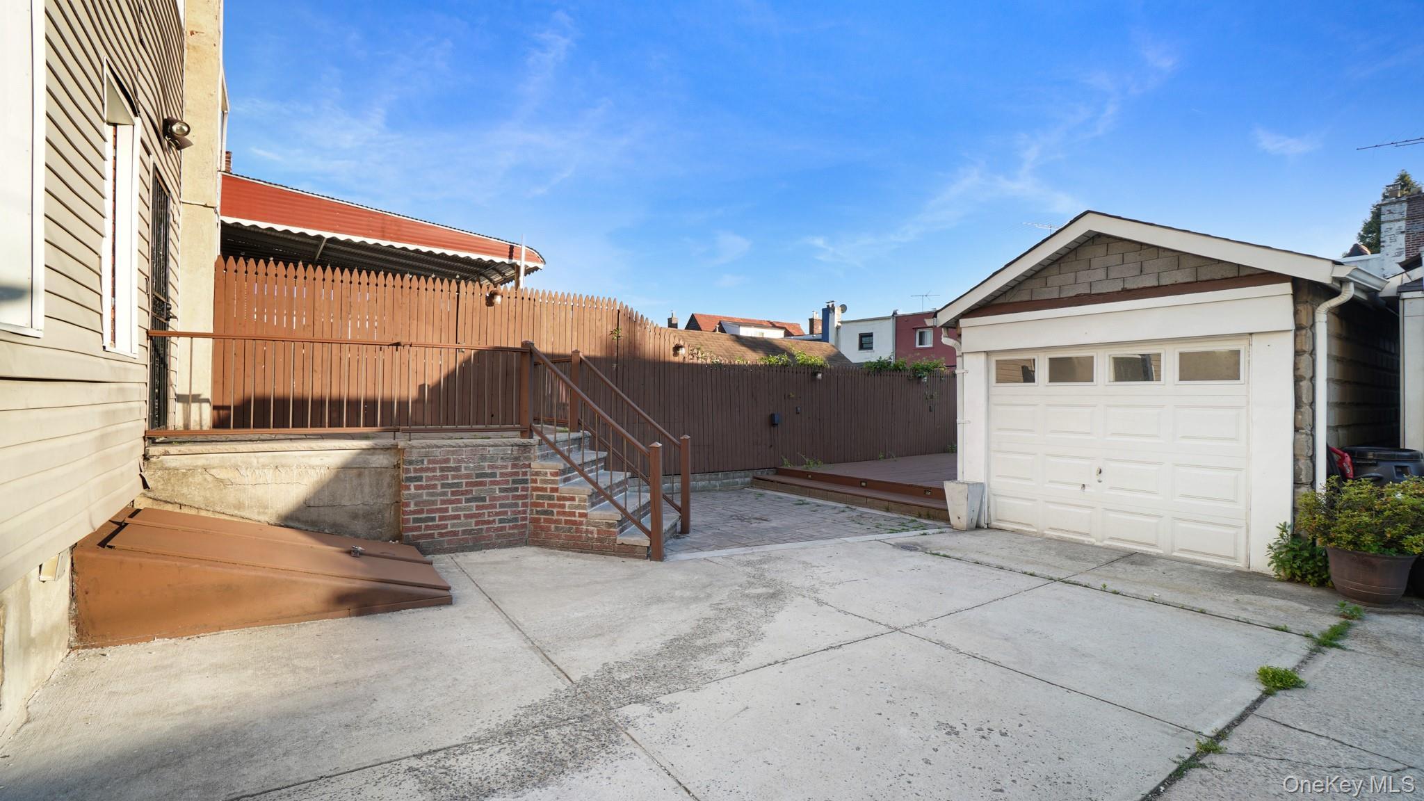 Single Family 207th  Queens, NY 11427, MLS-1011773-23