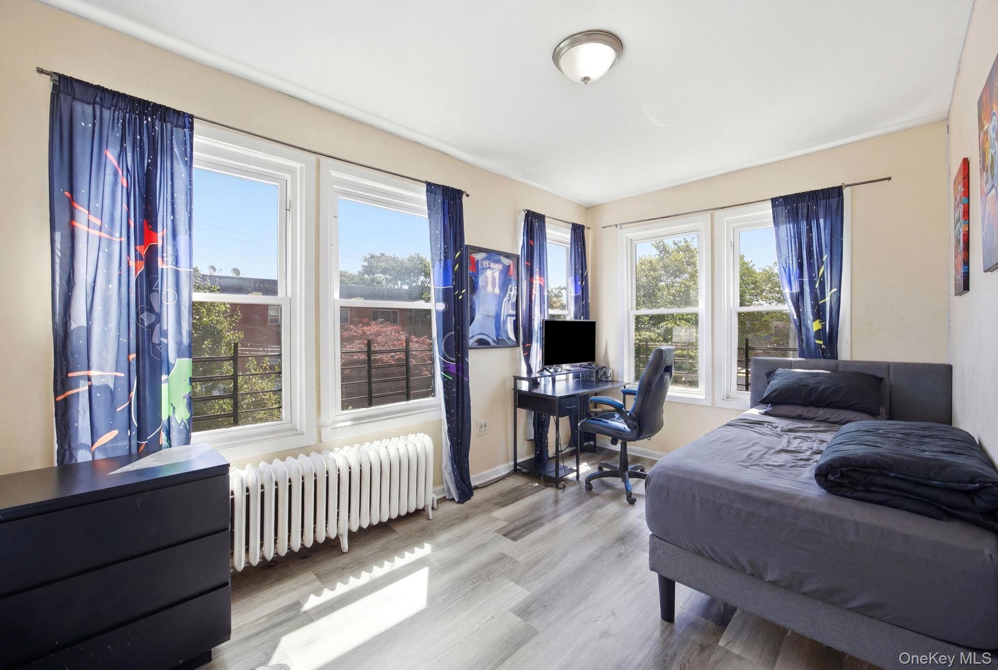 Single Family Calhoun Avenue Bronx, NY 10465, MLS-1011839-13