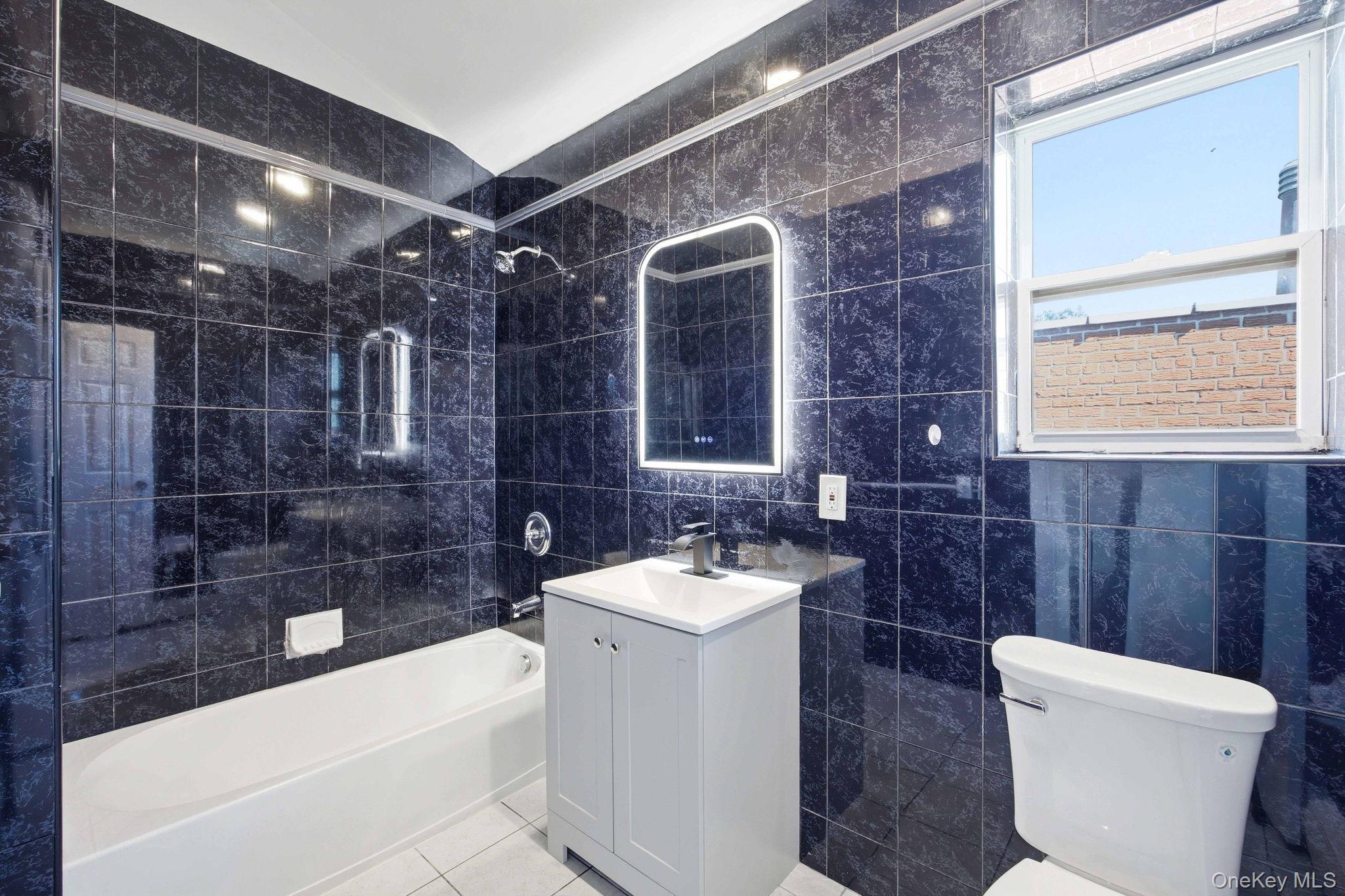 Single Family Calhoun Avenue Bronx, NY 10465, MLS-1011839-17