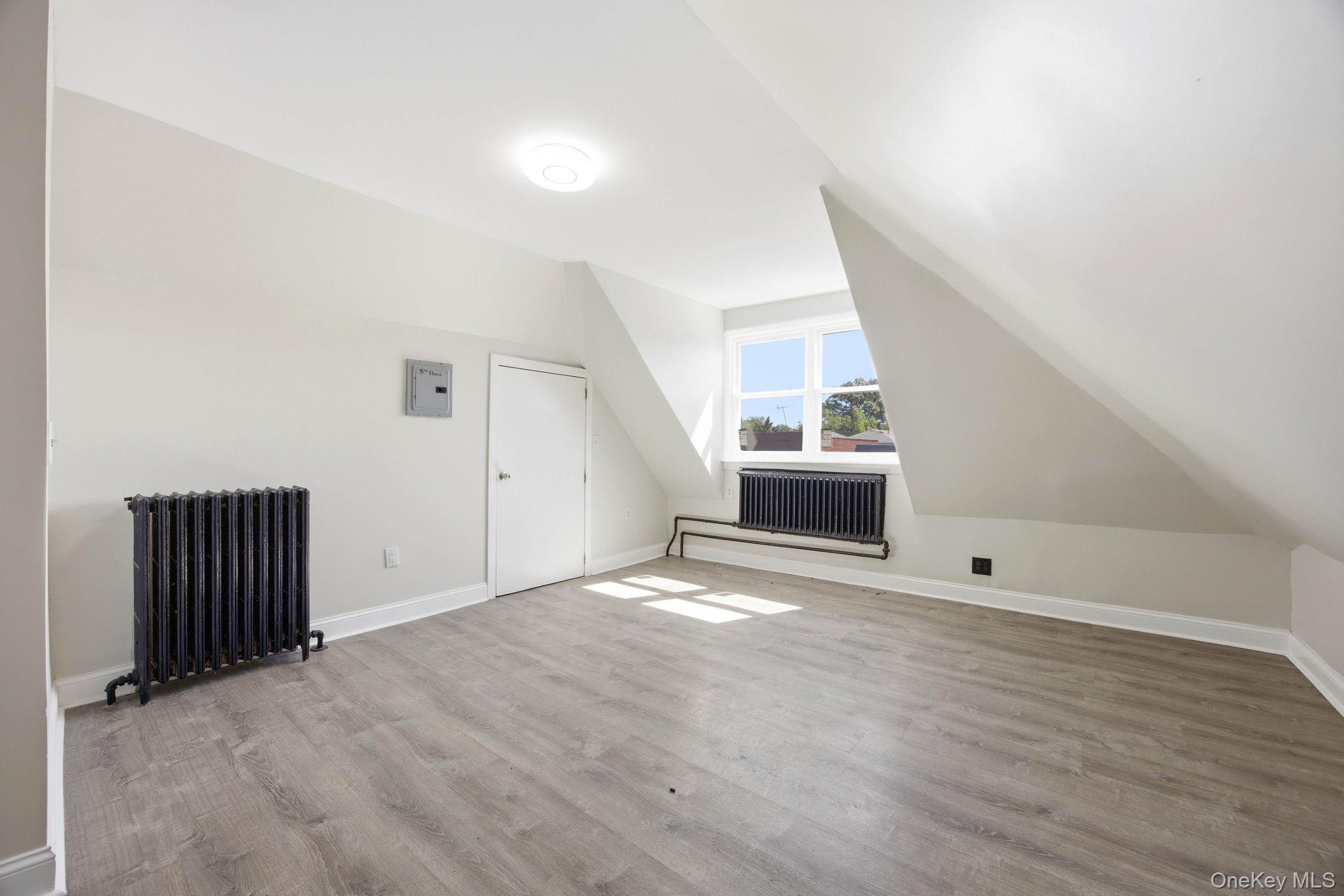 Single Family Calhoun Avenue Bronx, NY 10465, MLS-1011839-18