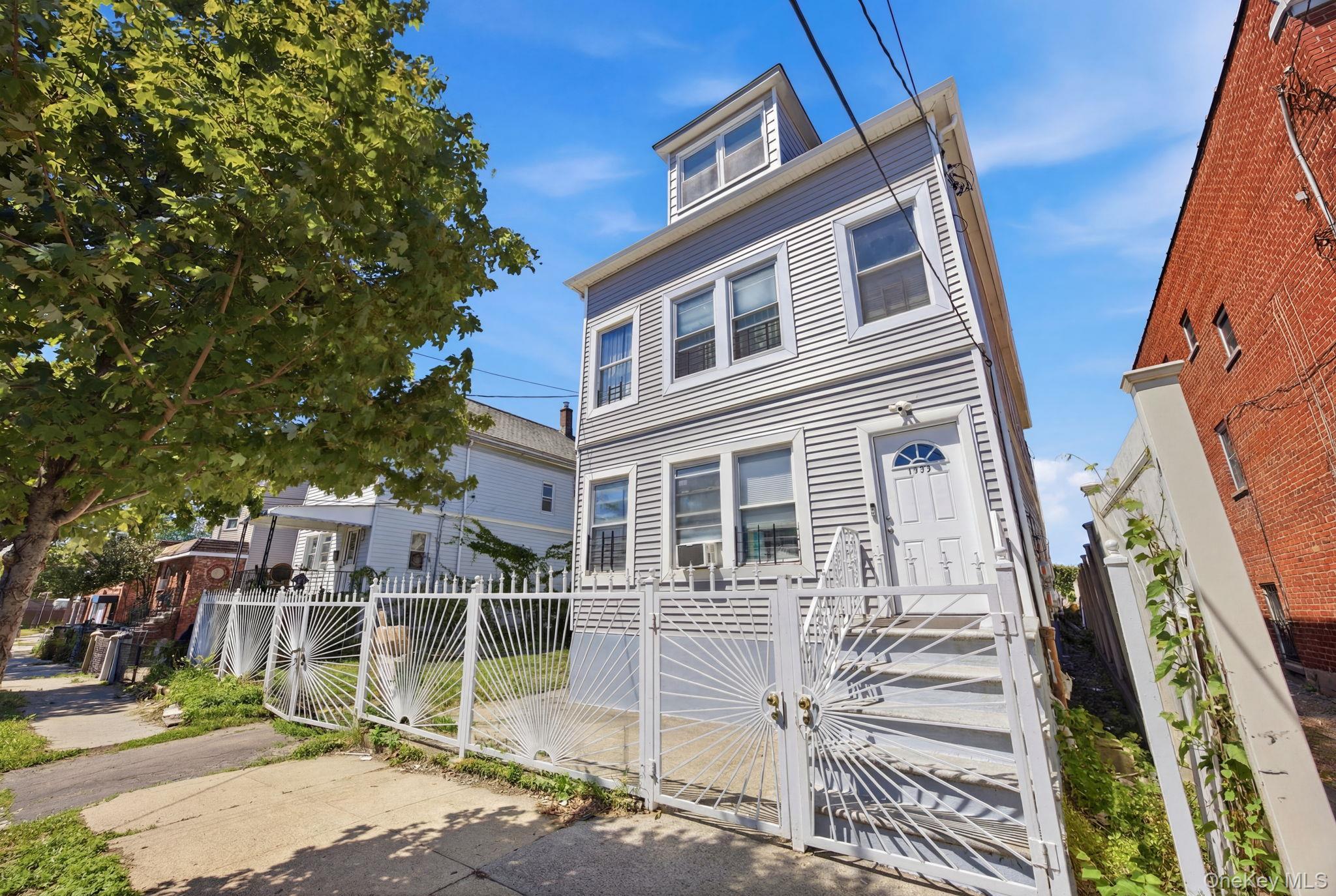 Single Family Calhoun Avenue Bronx, NY 10465, MLS-1011839-2
