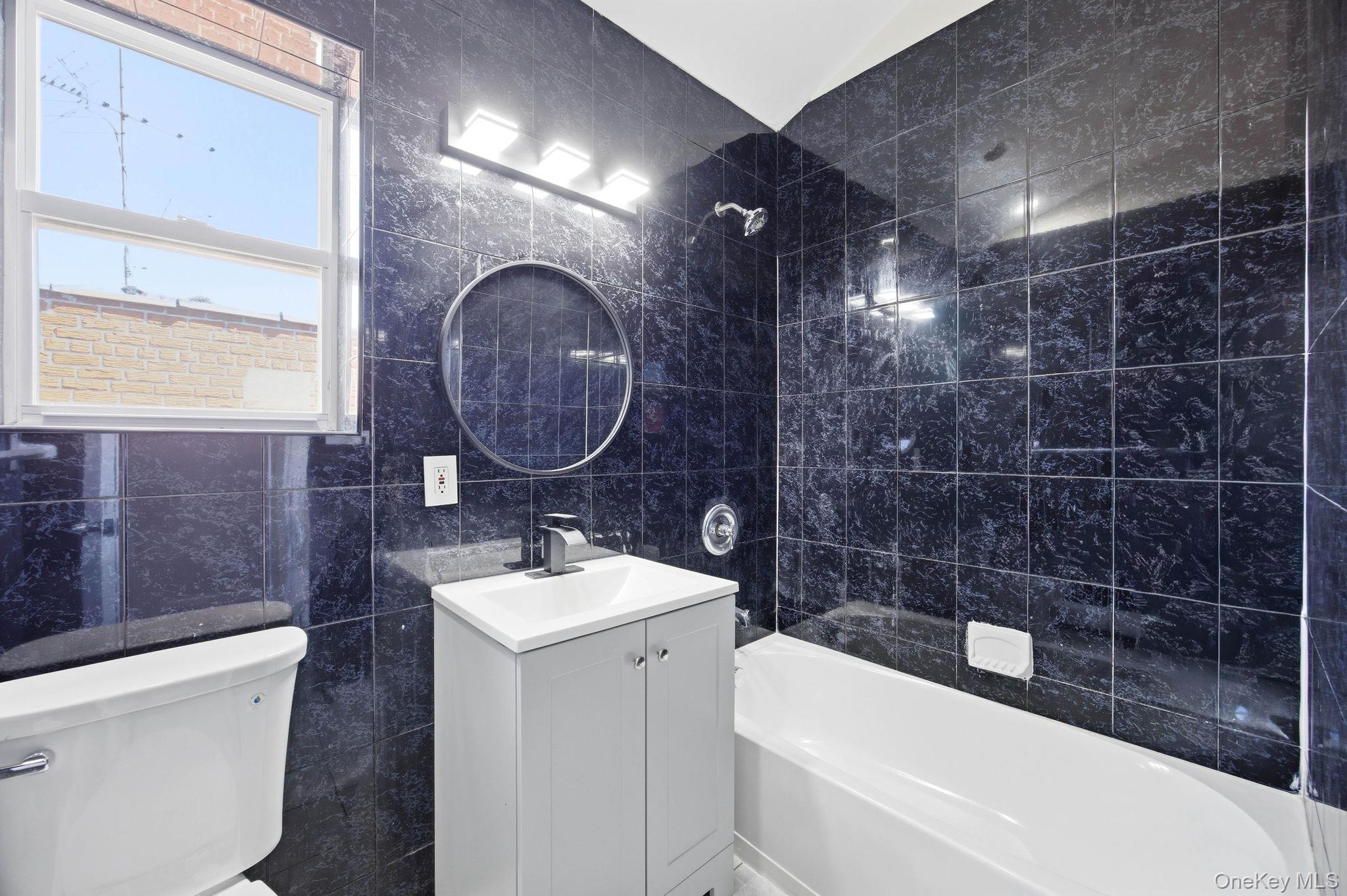 Single Family Calhoun Avenue Bronx, NY 10465, MLS-1011839-20