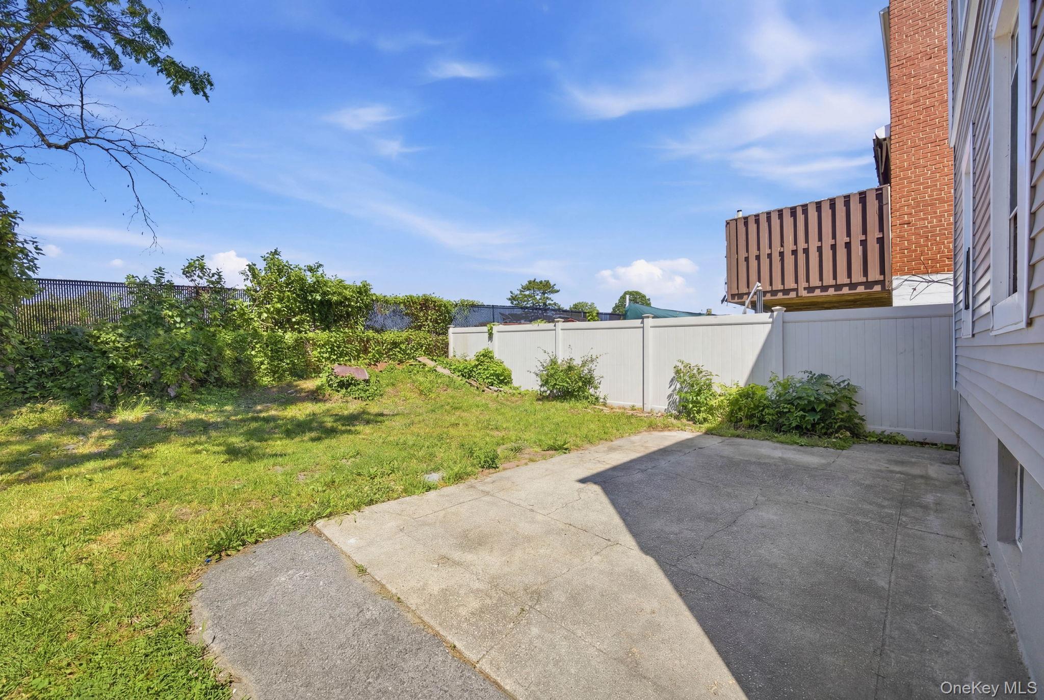 Single Family Calhoun Avenue Bronx, NY 10465, MLS-1011839-3
