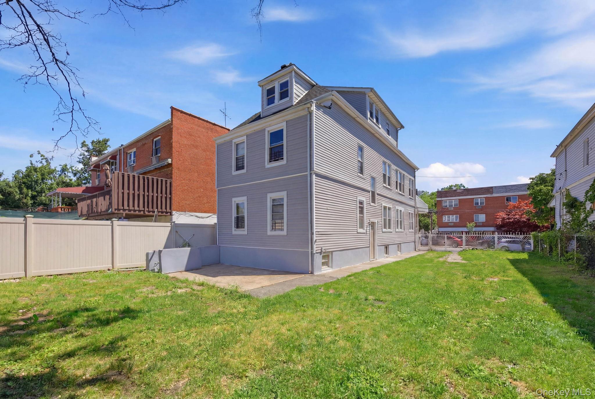 Single Family Calhoun Avenue Bronx, NY 10465, MLS-1011839-4